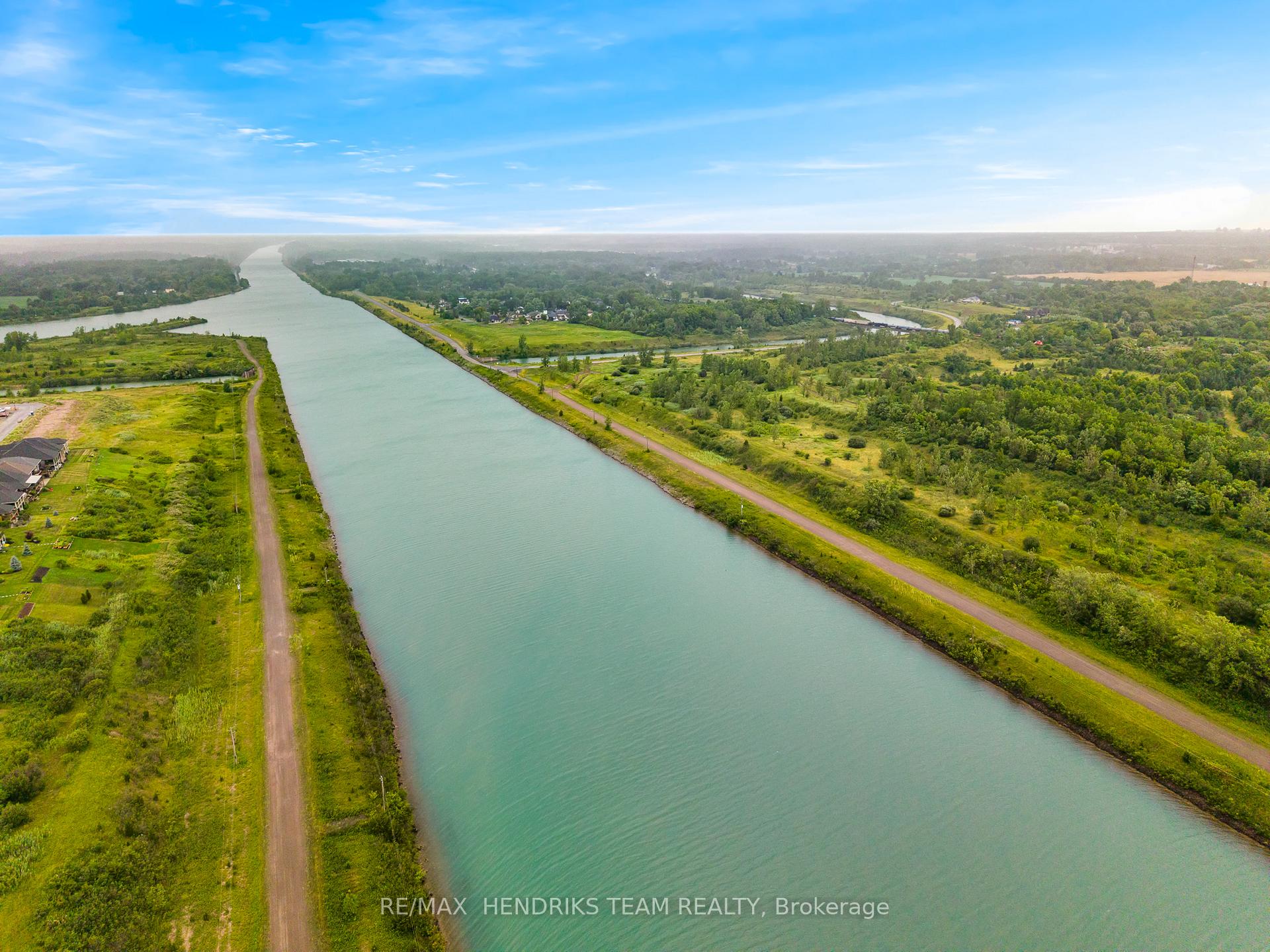 Photo 30 of 12 Carrick Trail, Welland, Hwy 406/Welland — HOMEH
