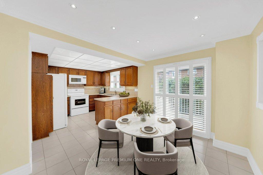 Photo 6 of 67 Embassy Drive, Vaughan, East Woodbridge — HOMEH