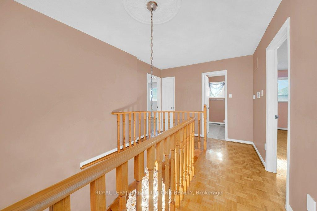 Photo 9 of 67 Embassy Drive, Vaughan, East Woodbridge — HOMEH