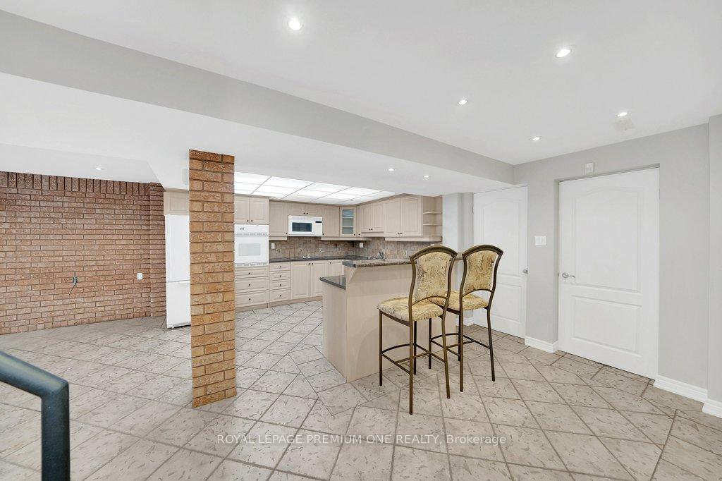 Photo 18 of 67 Embassy Drive, Vaughan, East Woodbridge — HOMEH