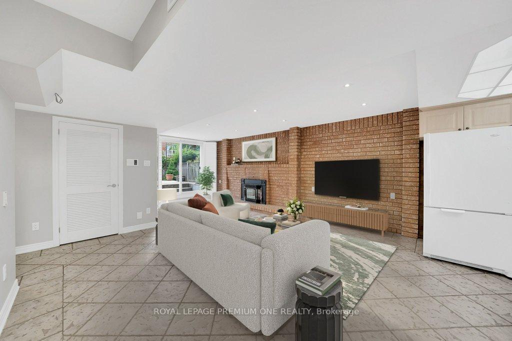 Photo 20 of 67 Embassy Drive, Vaughan, East Woodbridge — HOMEH