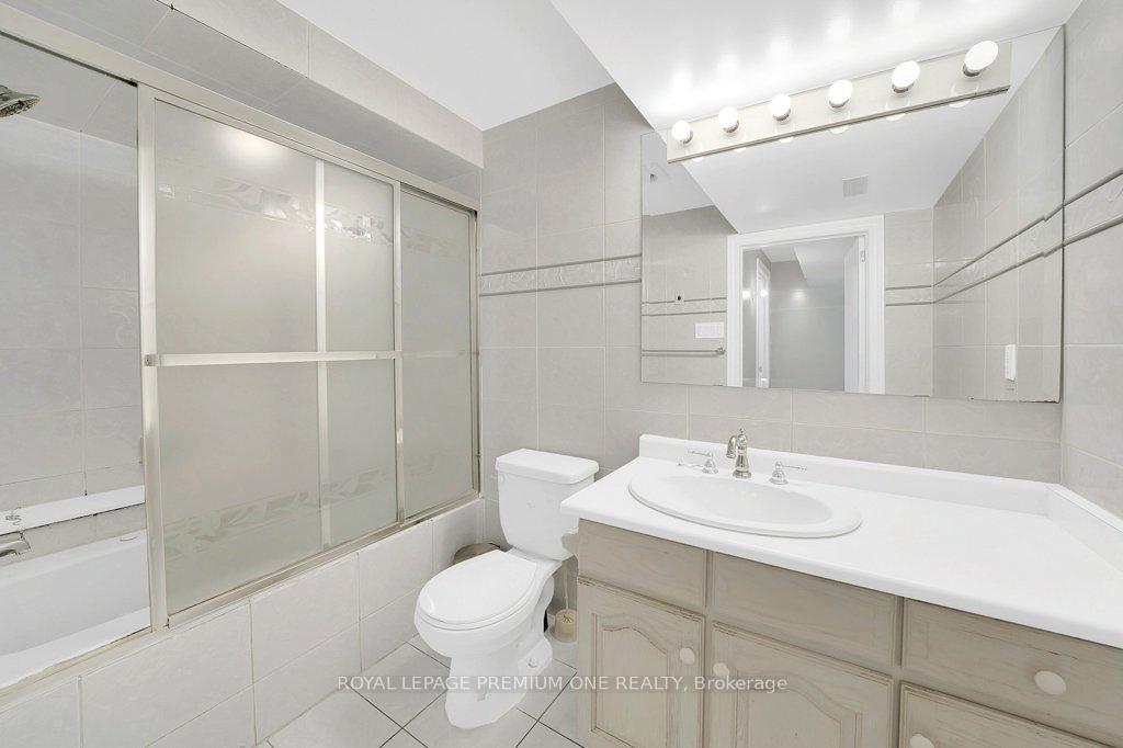 Photo 23 of 67 Embassy Drive, Vaughan, East Woodbridge — HOMEH