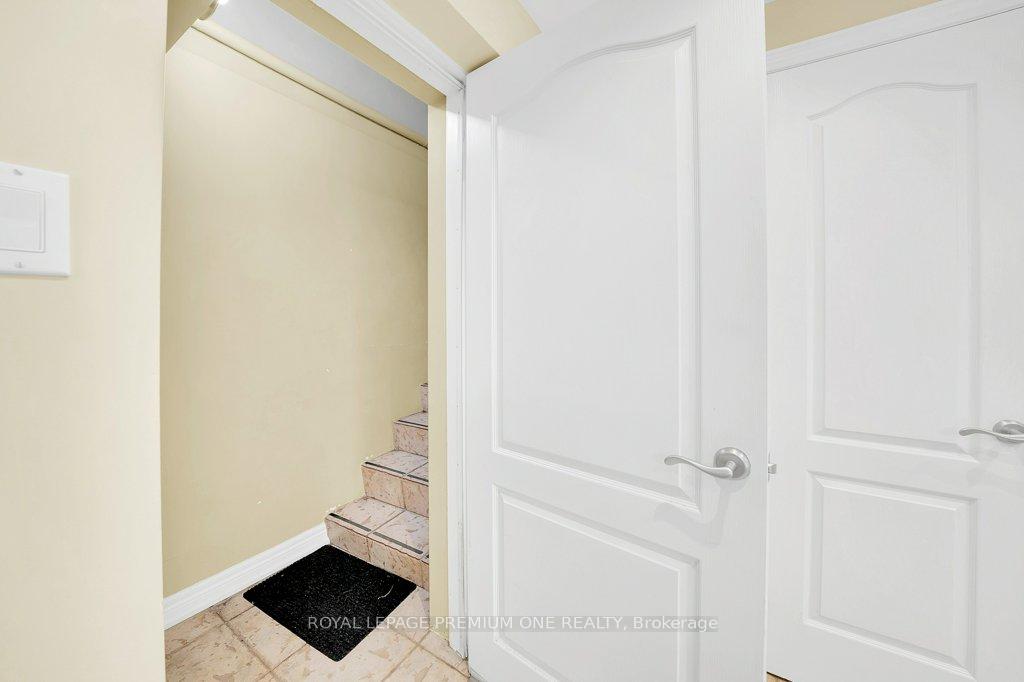 Photo 24 of 67 Embassy Drive, Vaughan, East Woodbridge — HOMEH