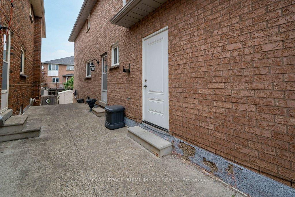 Photo 25 of 67 Embassy Drive, Vaughan, East Woodbridge — HOMEH