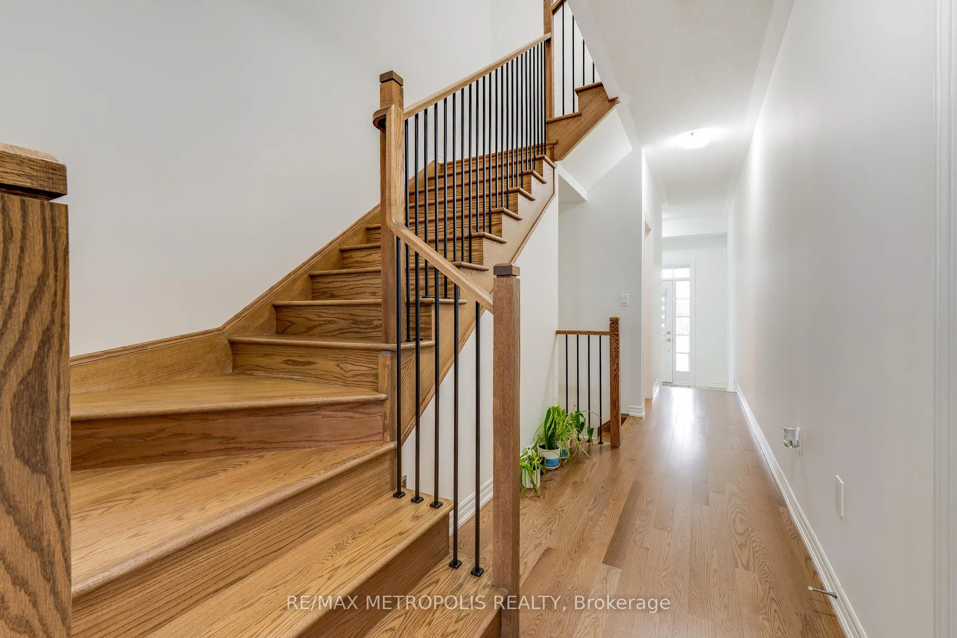 Photo 12 of 44 Reigate Avenue, Whitby, Rural Whitby — HOMEH