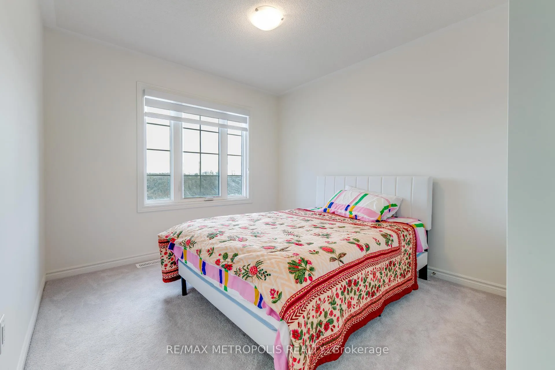 Photo 26 of 44 Reigate Avenue, Whitby, Rural Whitby — HOMEH
