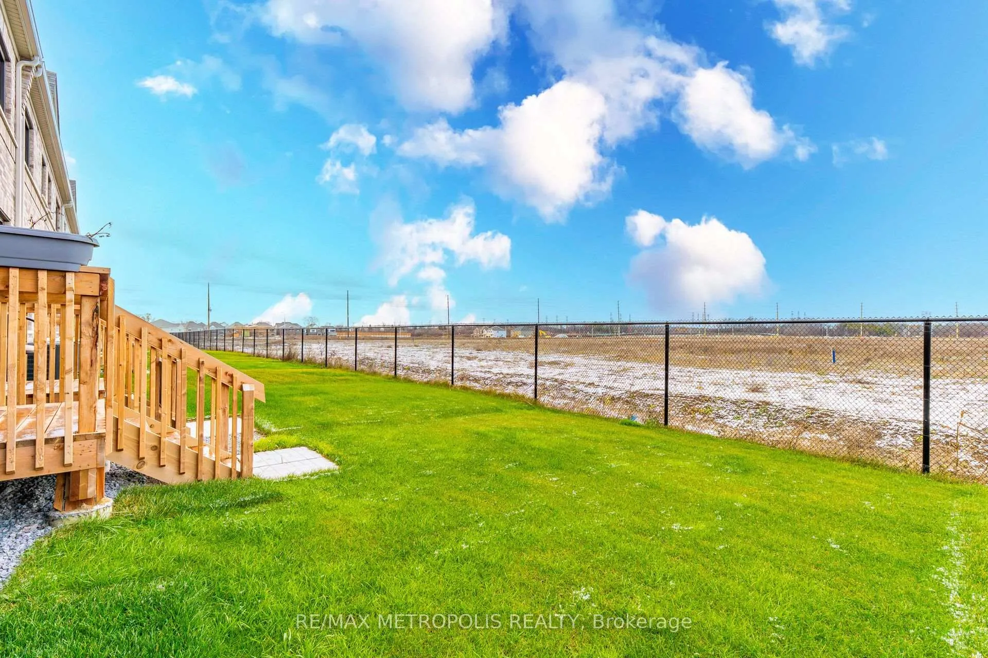 Photo 30 of 44 Reigate Avenue, Whitby, Rural Whitby — HOMEH