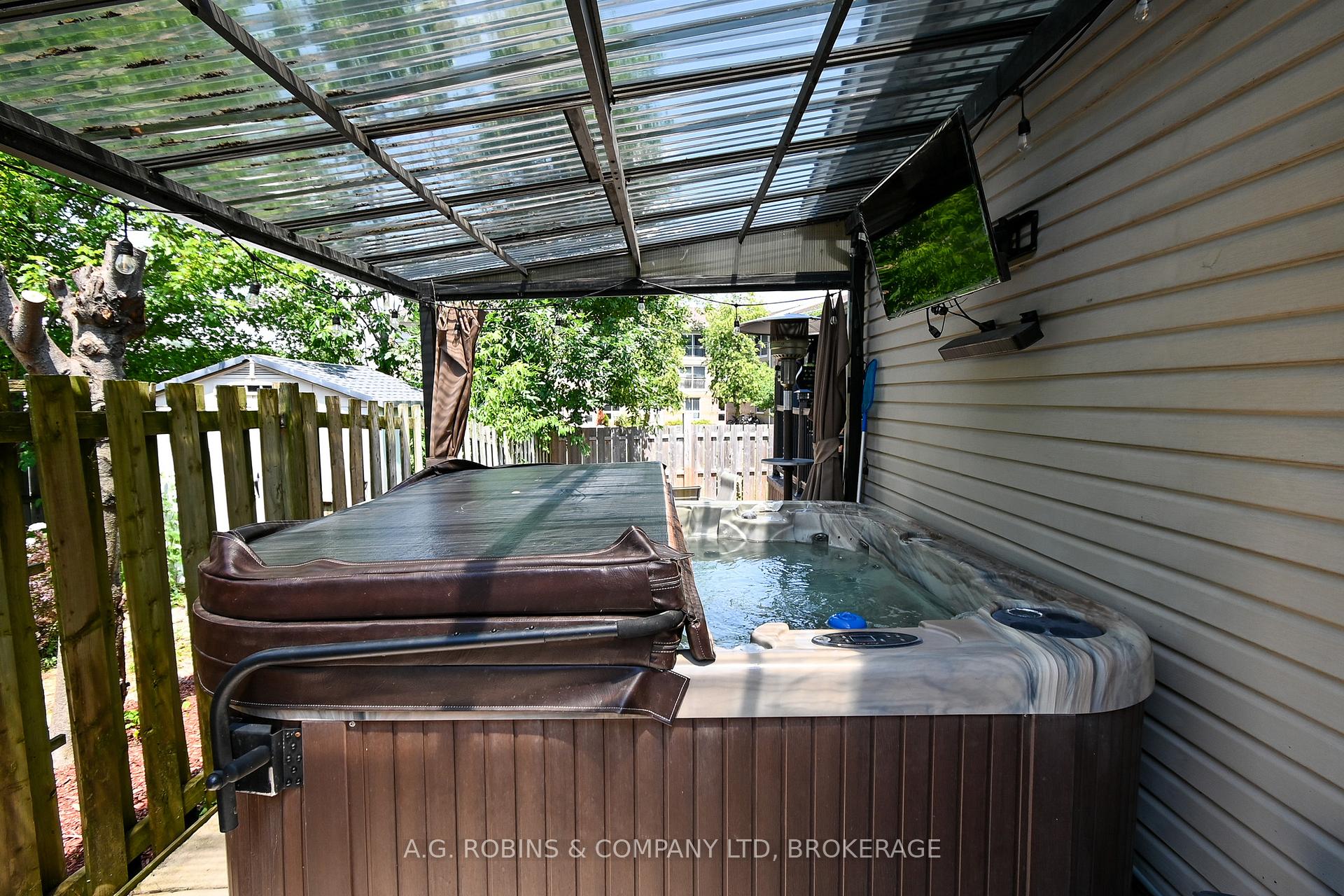 Photo 33 of 17 Marc Court, Welland, Lincoln/Crowland — HOMEH