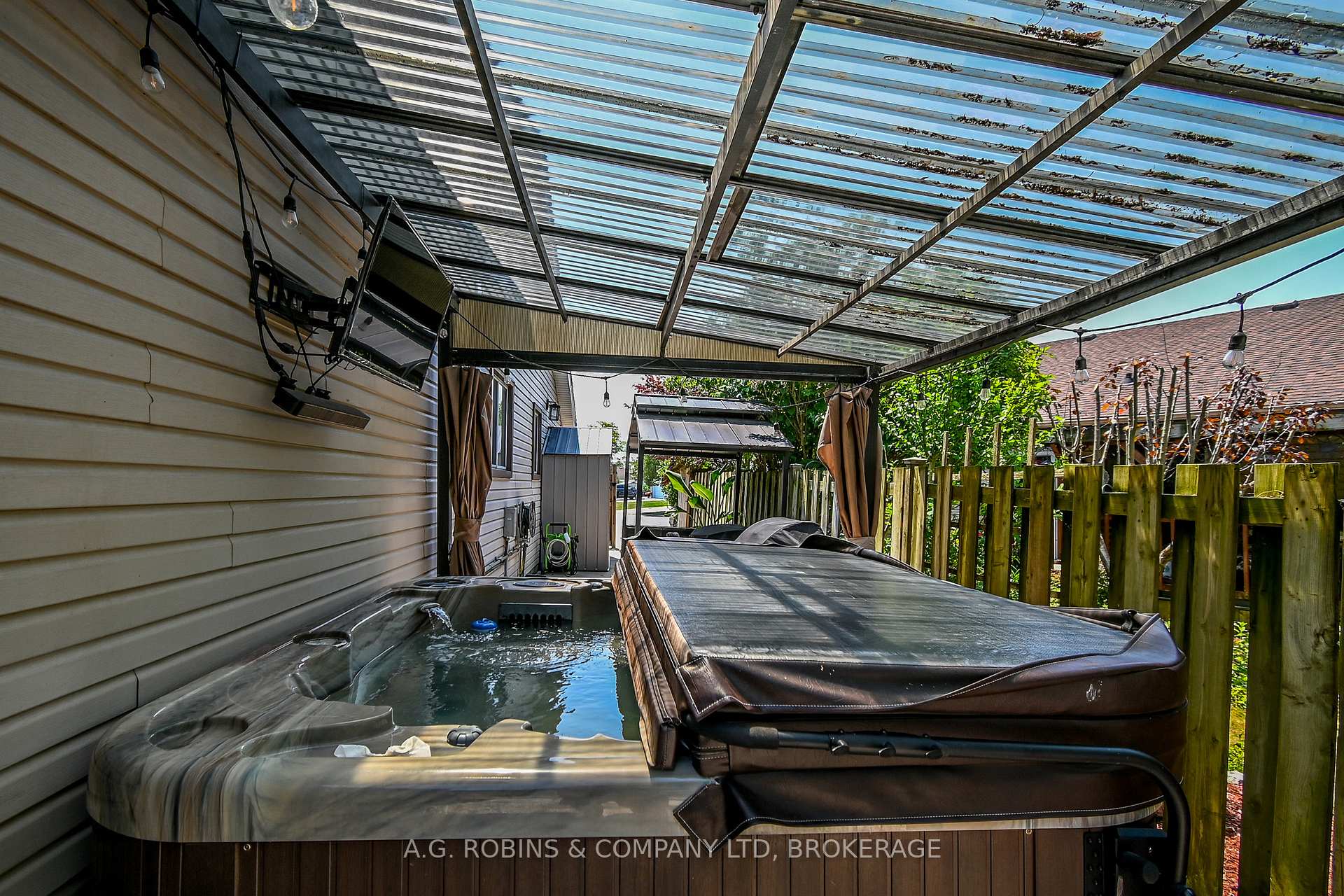 Photo 40 of 17 Marc Court, Welland, Lincoln/Crowland — HOMEH