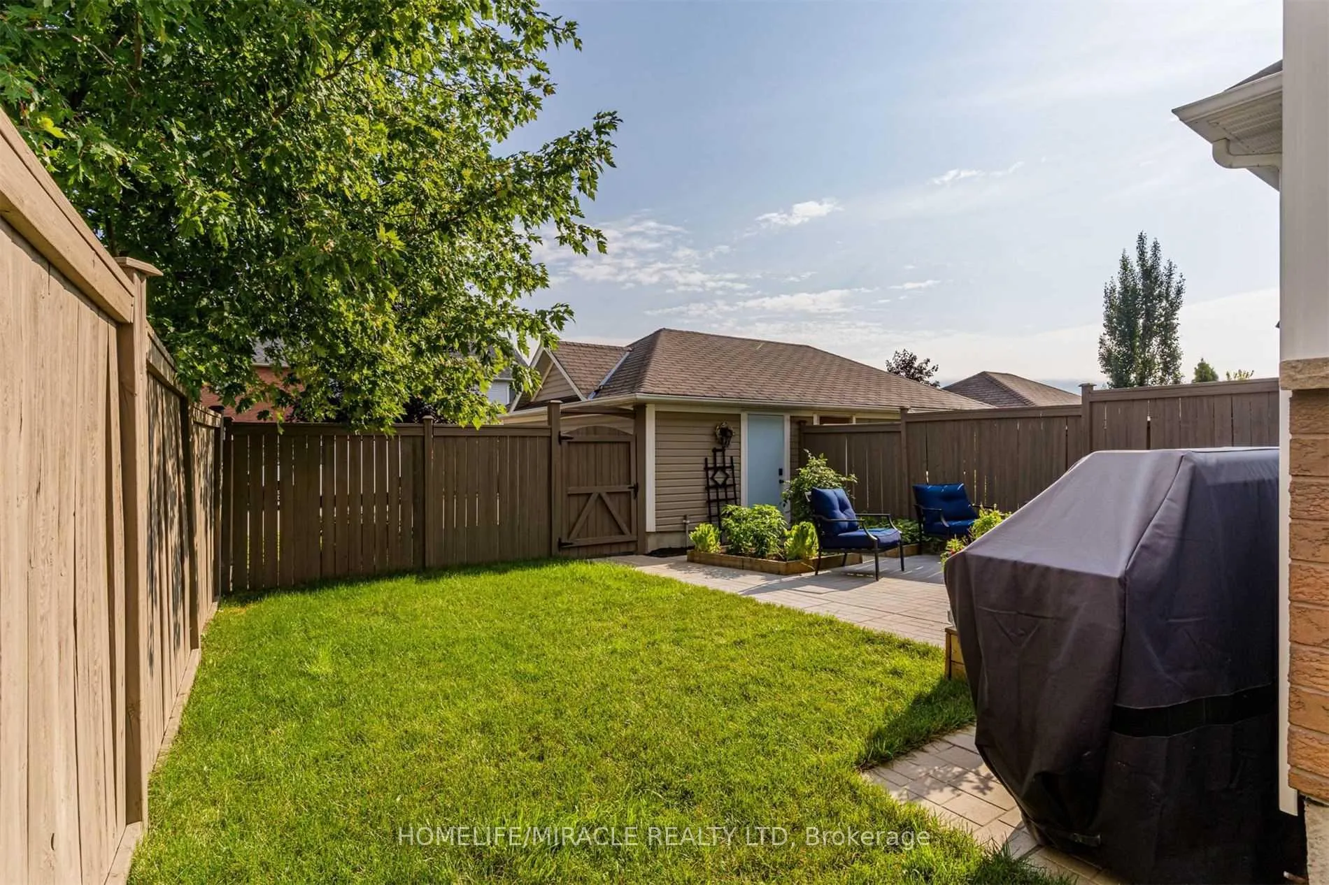 Photo 6 of 149 Carnwith Drive E, Whitby, Brooklin — HOMEH