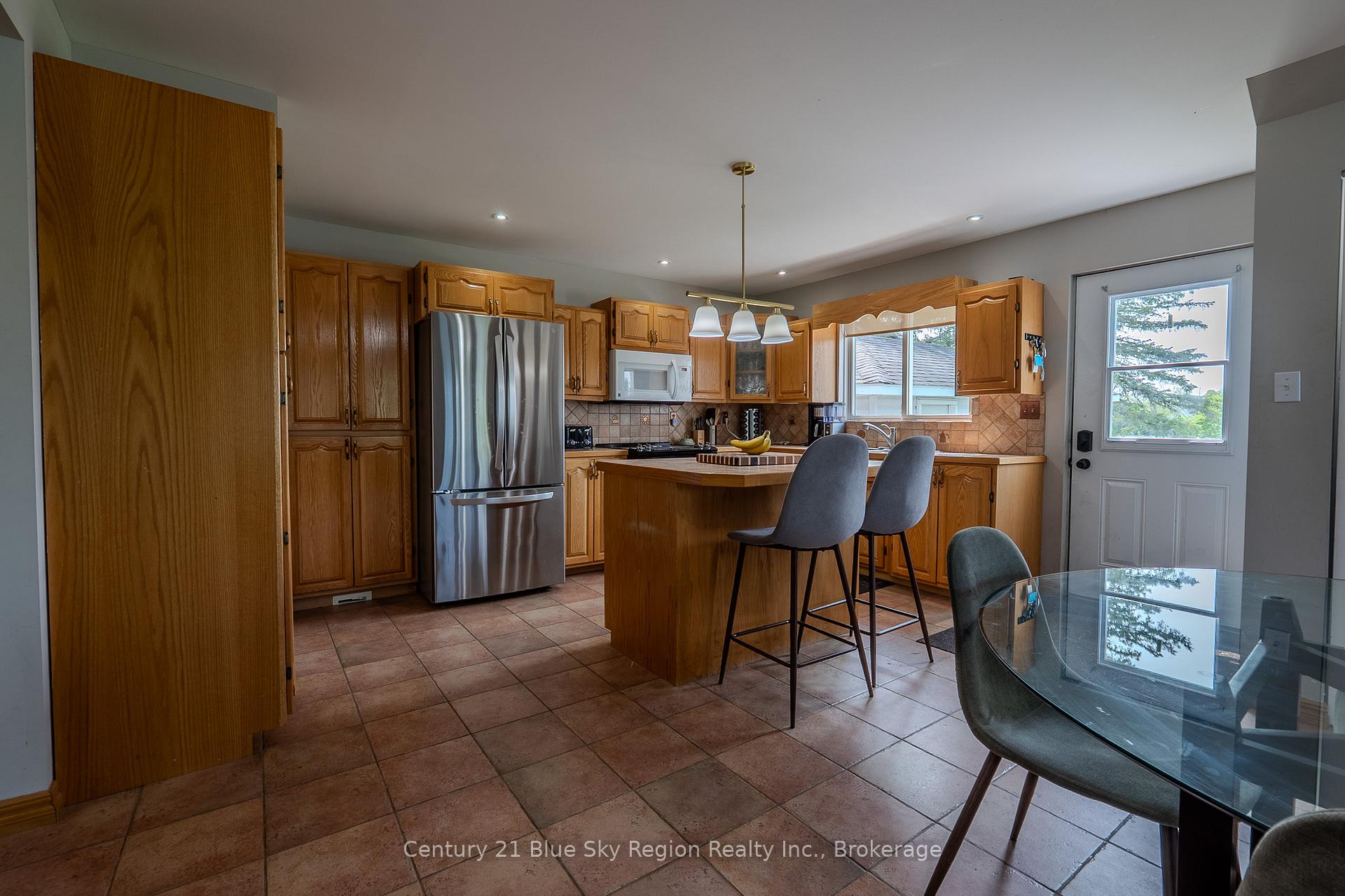 Photo 11 of 87 Holditch Street, West Nipissing, Sturgeon Falls — HOMEH