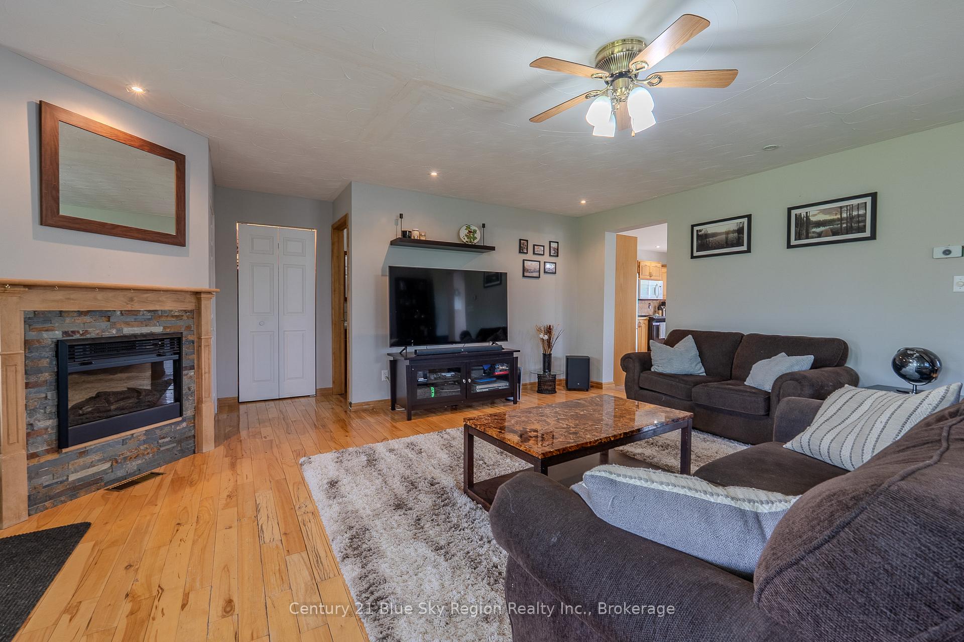 Photo 23 of 87 Holditch Street, West Nipissing, Sturgeon Falls — HOMEH