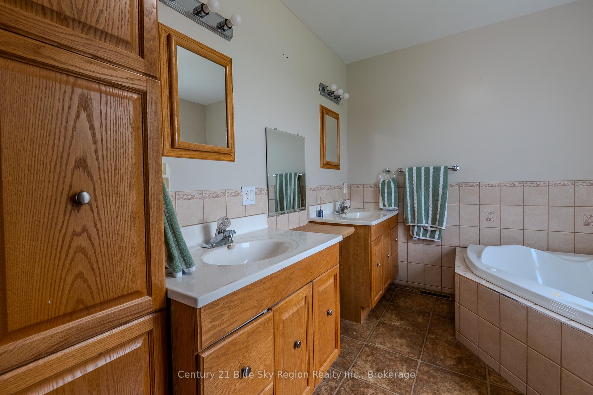 Photo 36 of 87 Holditch Street, West Nipissing, Sturgeon Falls — HOMEH