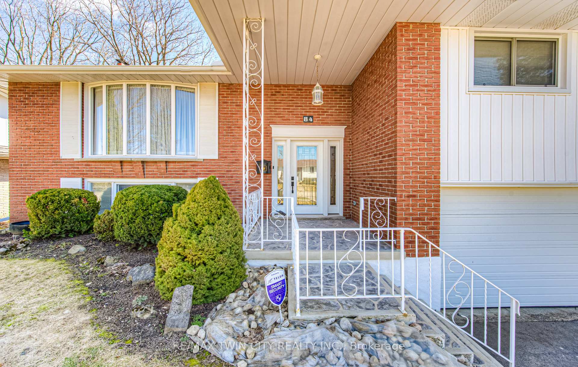 Photo 3 of 84 Ridgeview Crescent, Waterloo — HOMEH