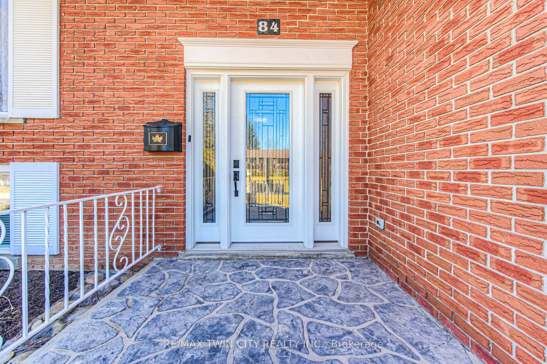 Photo 4 of 84 Ridgeview Crescent, Waterloo — HOMEH