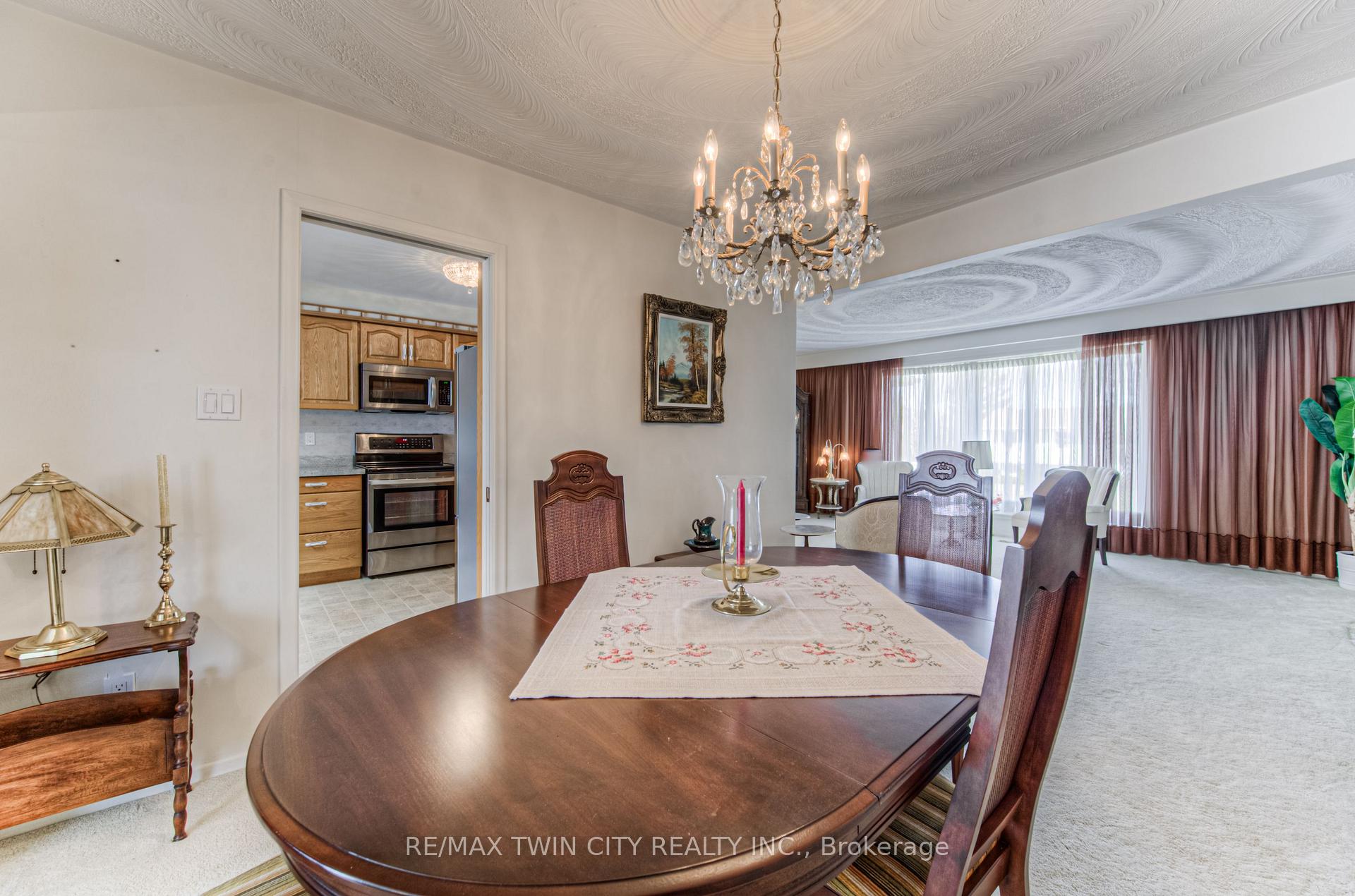 Photo 8 of 84 Ridgeview Crescent, Waterloo — HOMEH