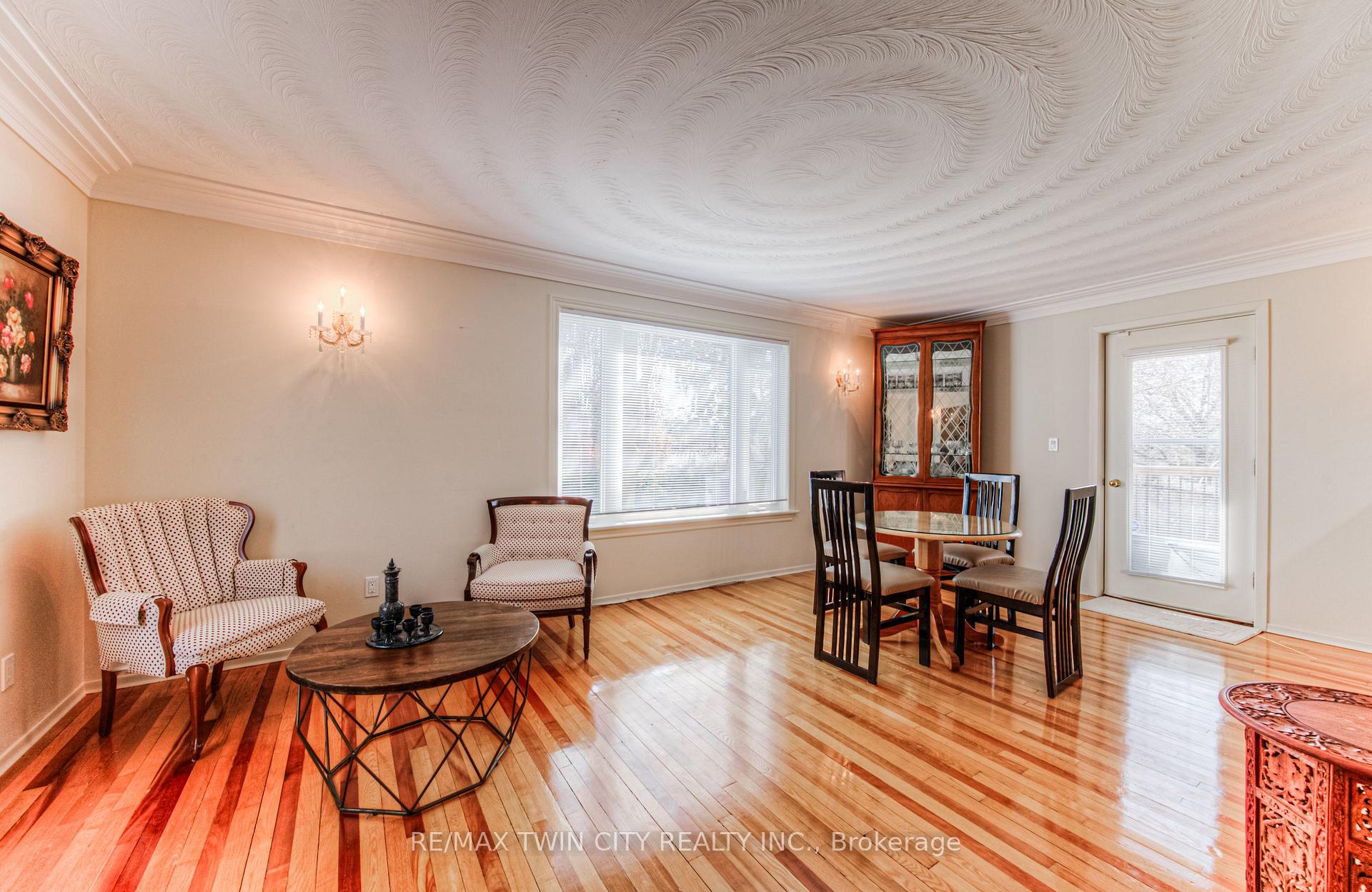 Photo 10 of 84 Ridgeview Crescent, Waterloo — HOMEH