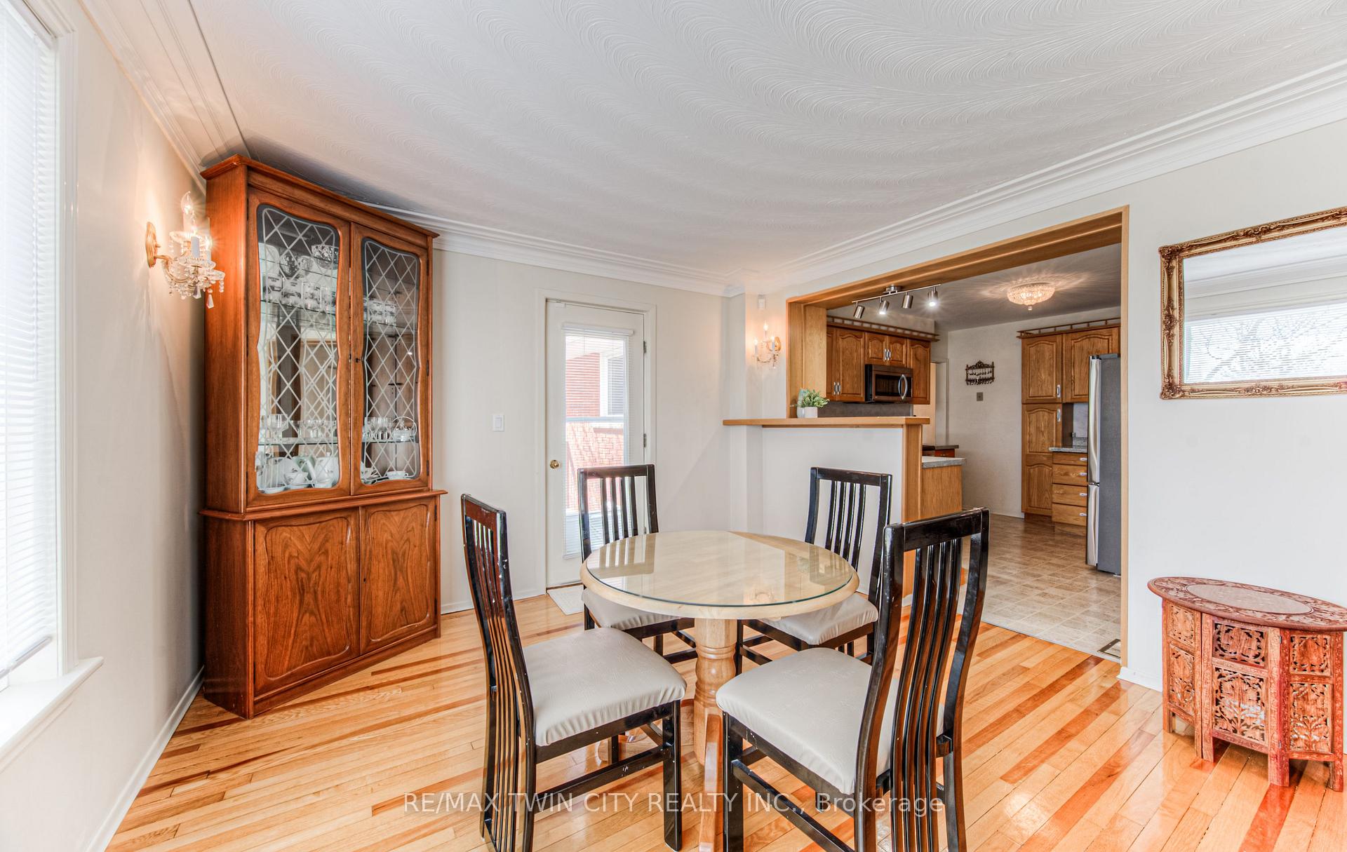Photo 13 of 84 Ridgeview Crescent, Waterloo — HOMEH