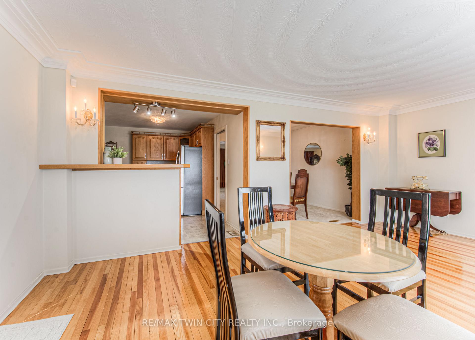 Photo 14 of 84 Ridgeview Crescent, Waterloo — HOMEH