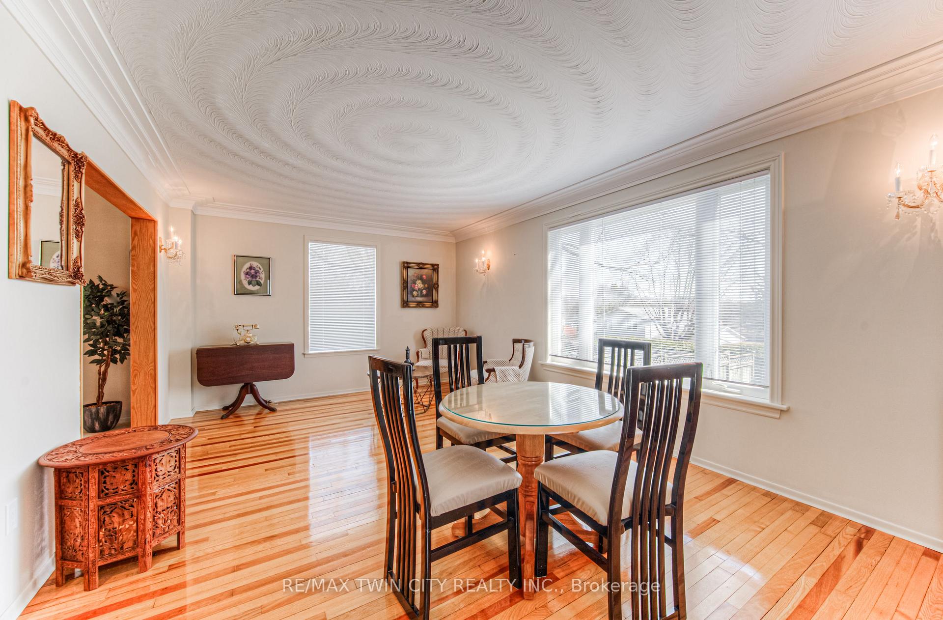 Photo 15 of 84 Ridgeview Crescent, Waterloo — HOMEH