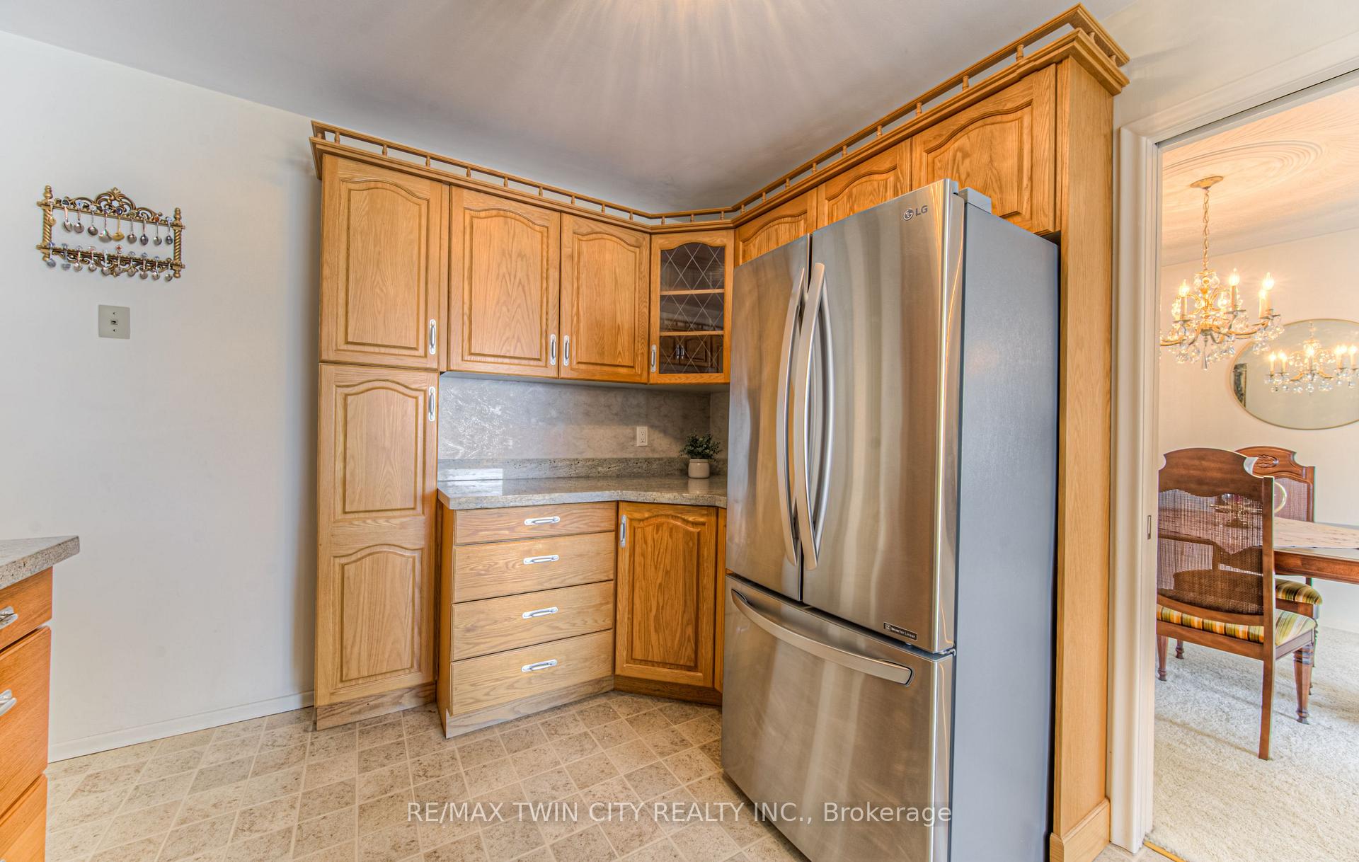 Photo 19 of 84 Ridgeview Crescent, Waterloo — HOMEH