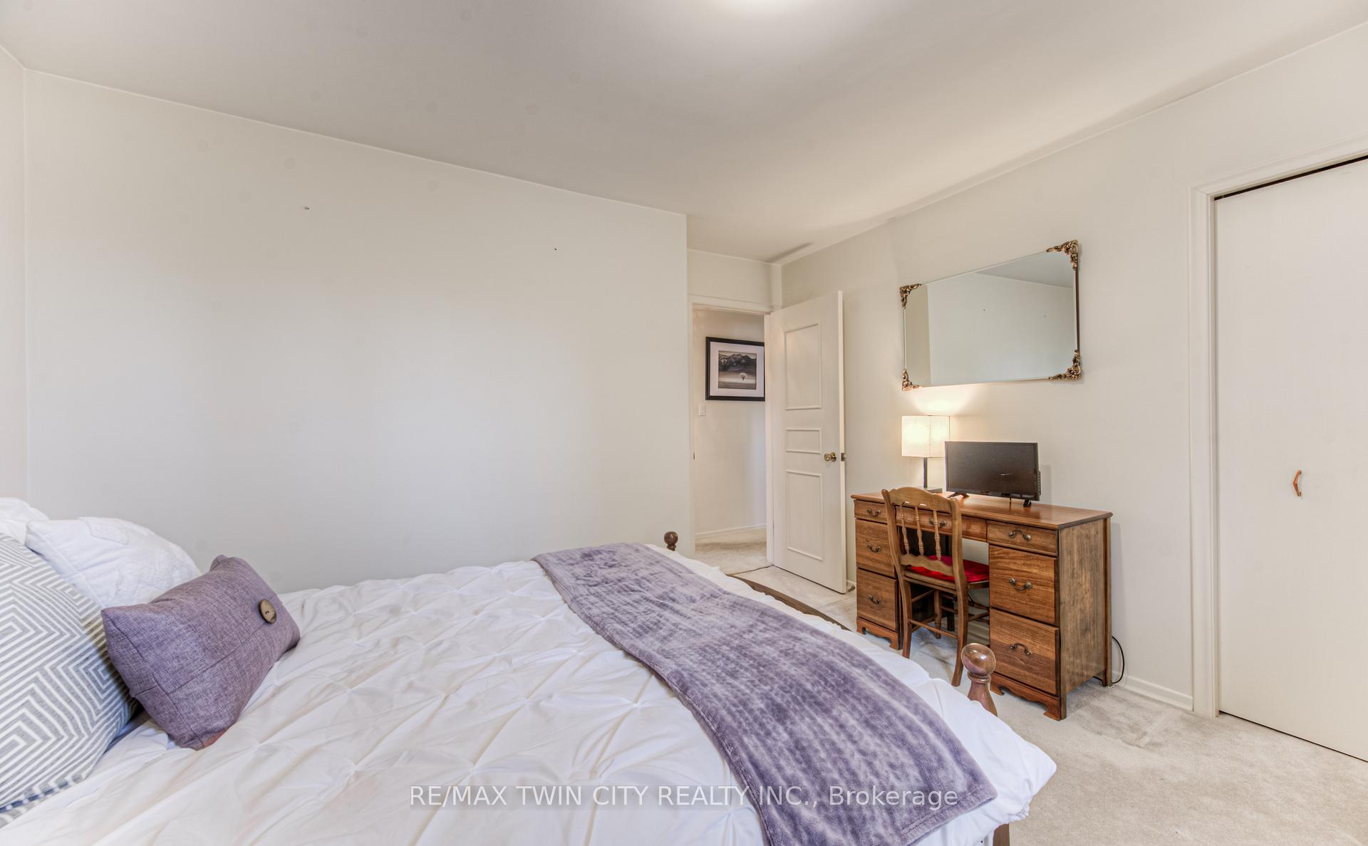 Photo 25 of 84 Ridgeview Crescent, Waterloo — HOMEH
