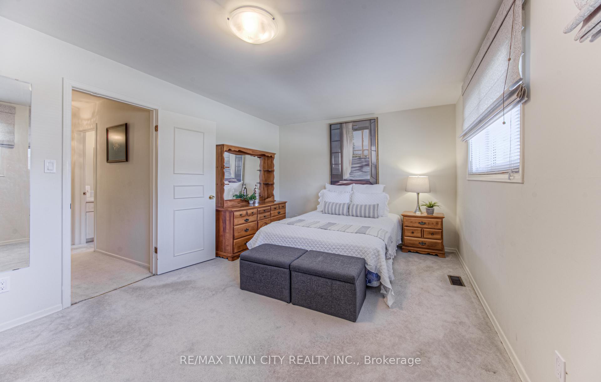 Photo 28 of 84 Ridgeview Crescent, Waterloo — HOMEH