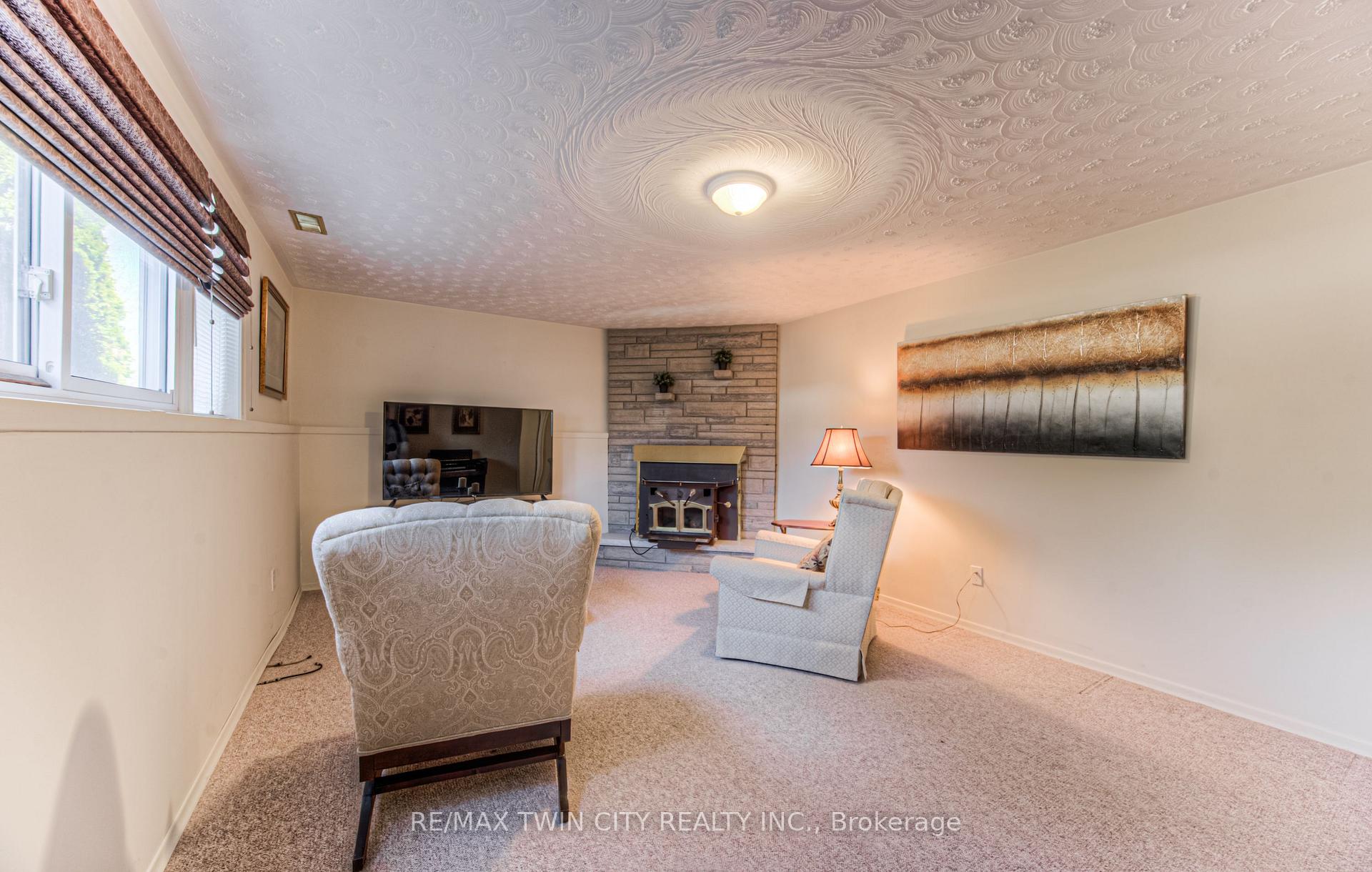 Photo 33 of 84 Ridgeview Crescent, Waterloo — HOMEH