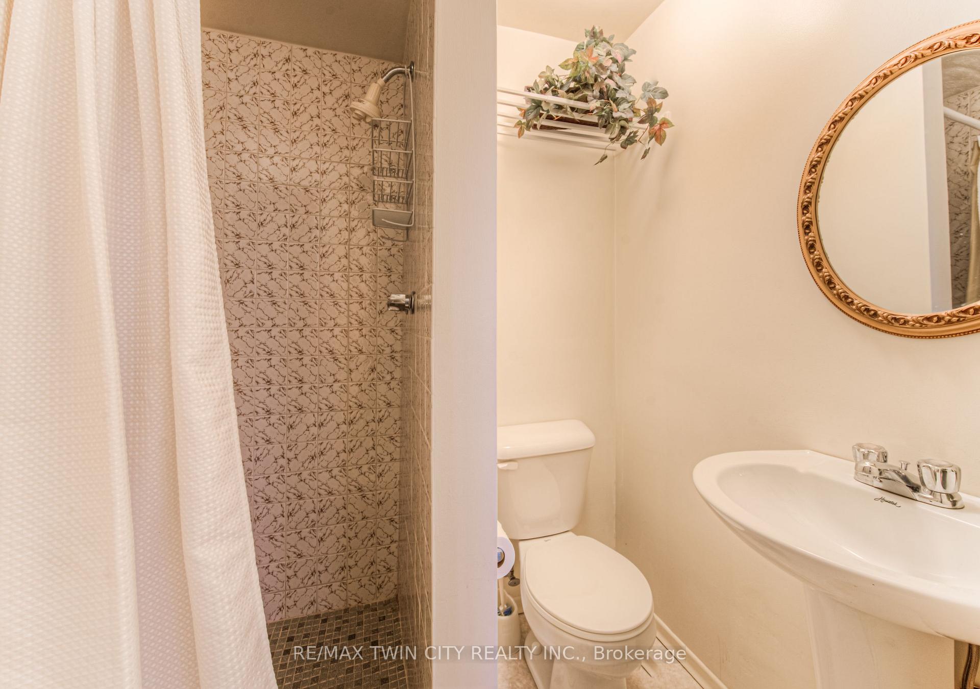 Photo 36 of 84 Ridgeview Crescent, Waterloo — HOMEH