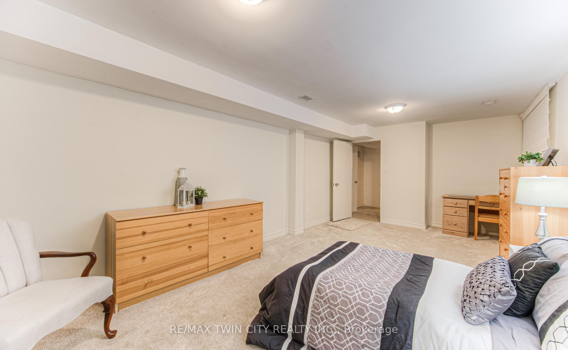 Photo 38 of 84 Ridgeview Crescent, Waterloo — HOMEH
