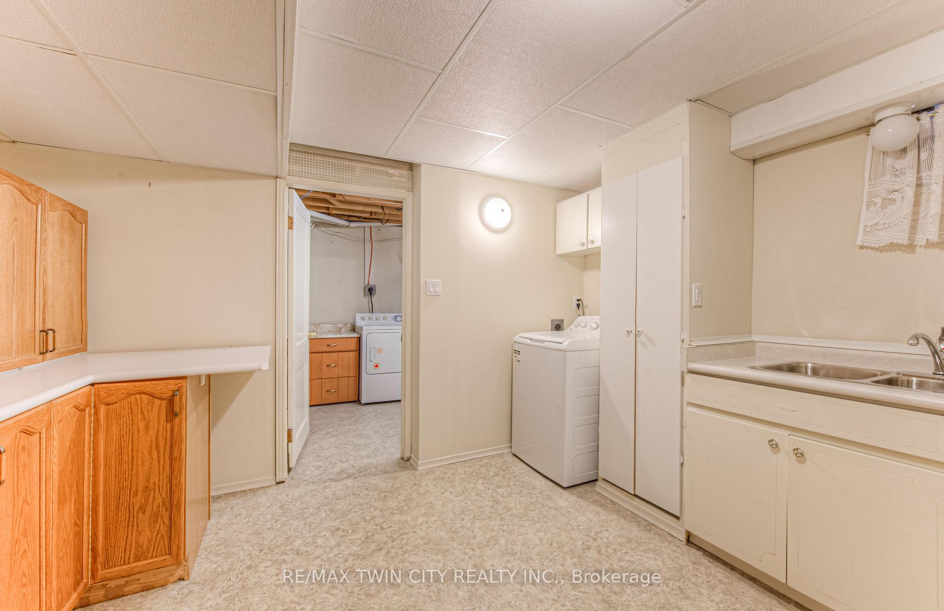 Photo 39 of 84 Ridgeview Crescent, Waterloo — HOMEH