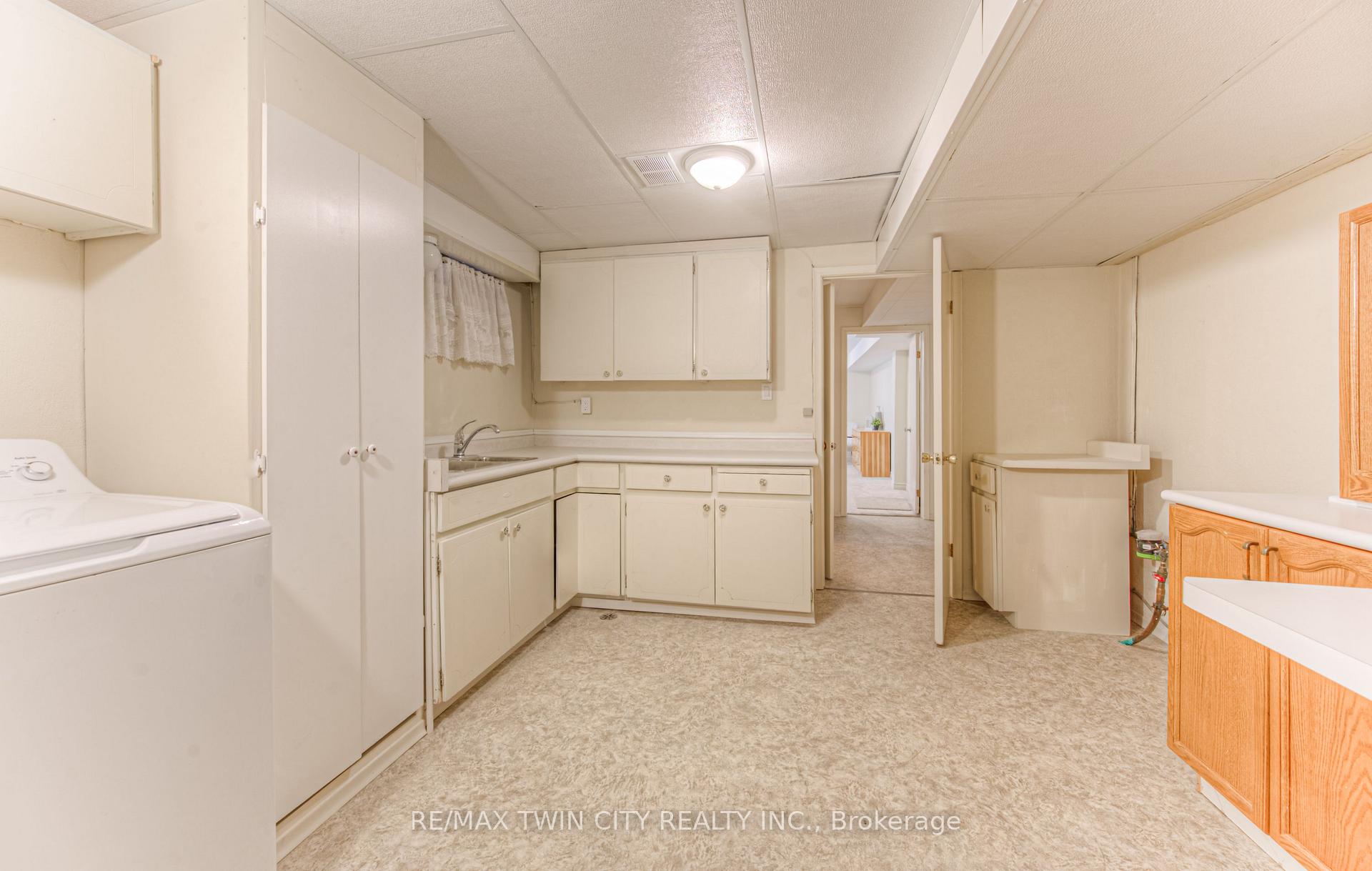Photo 40 of 84 Ridgeview Crescent, Waterloo — HOMEH