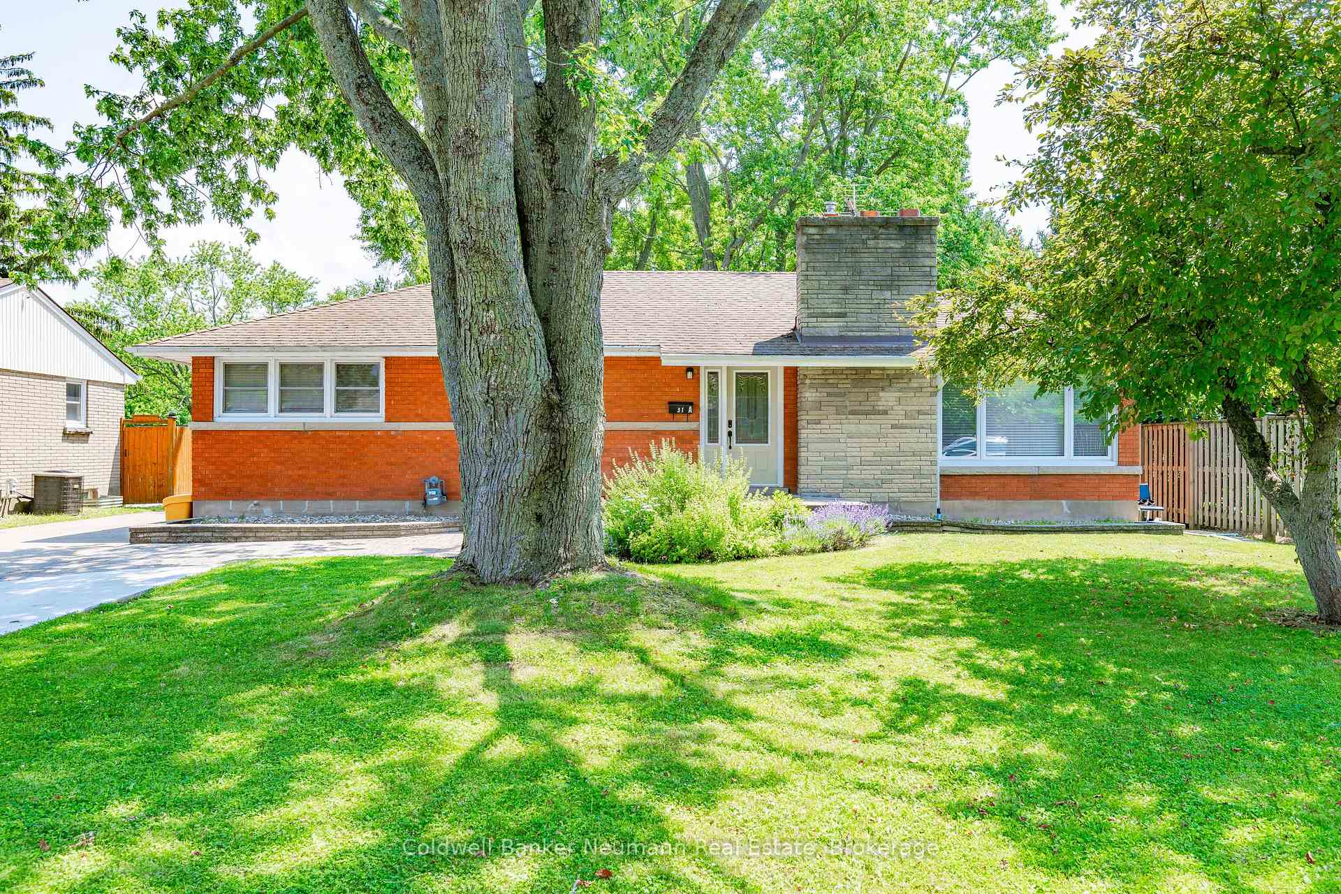 Photo 2 of 31 Sharon Avenue, Welland, Prince Charles — HOMEH