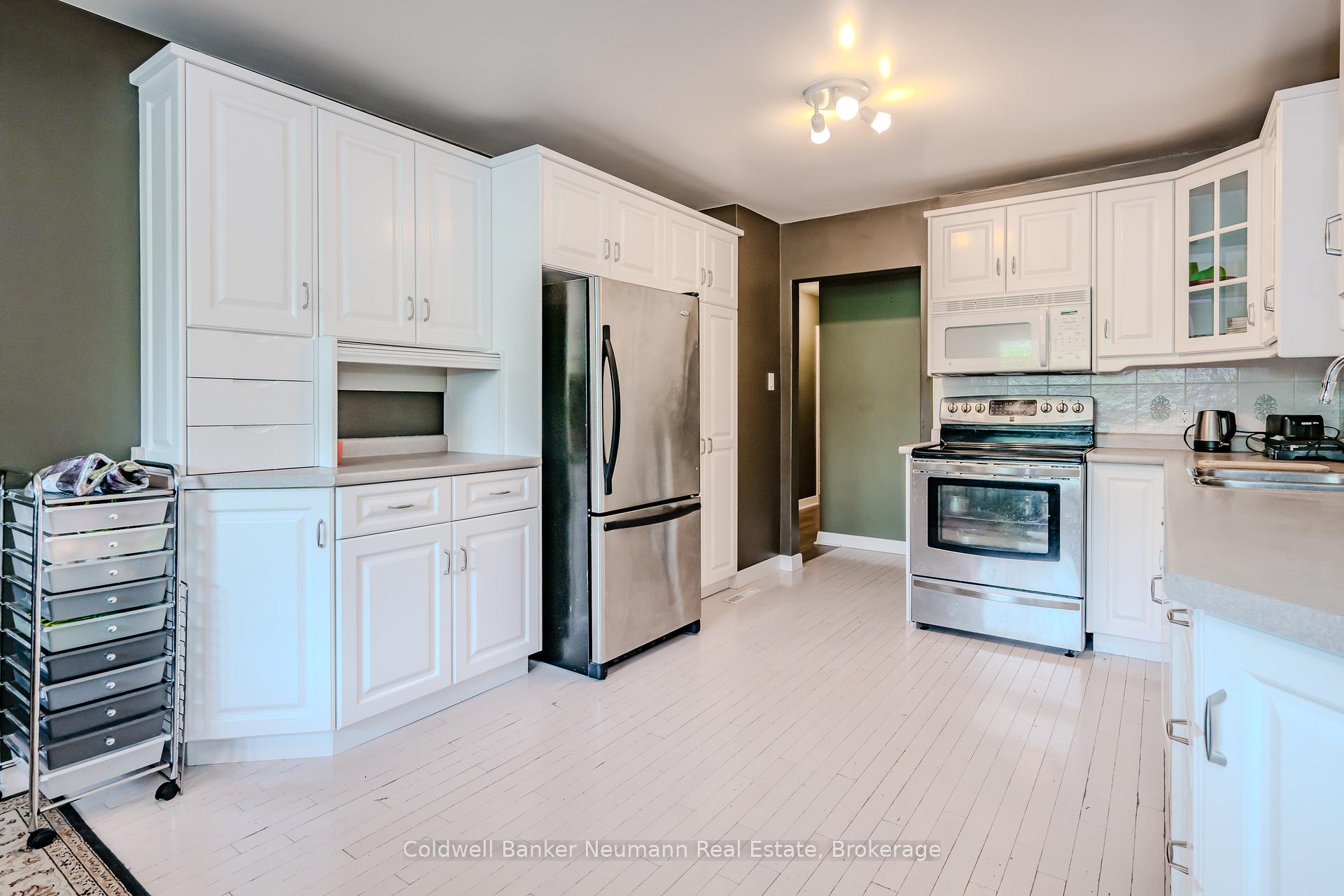 Photo 13 of 31 Sharon Avenue, Welland, Prince Charles — HOMEH
