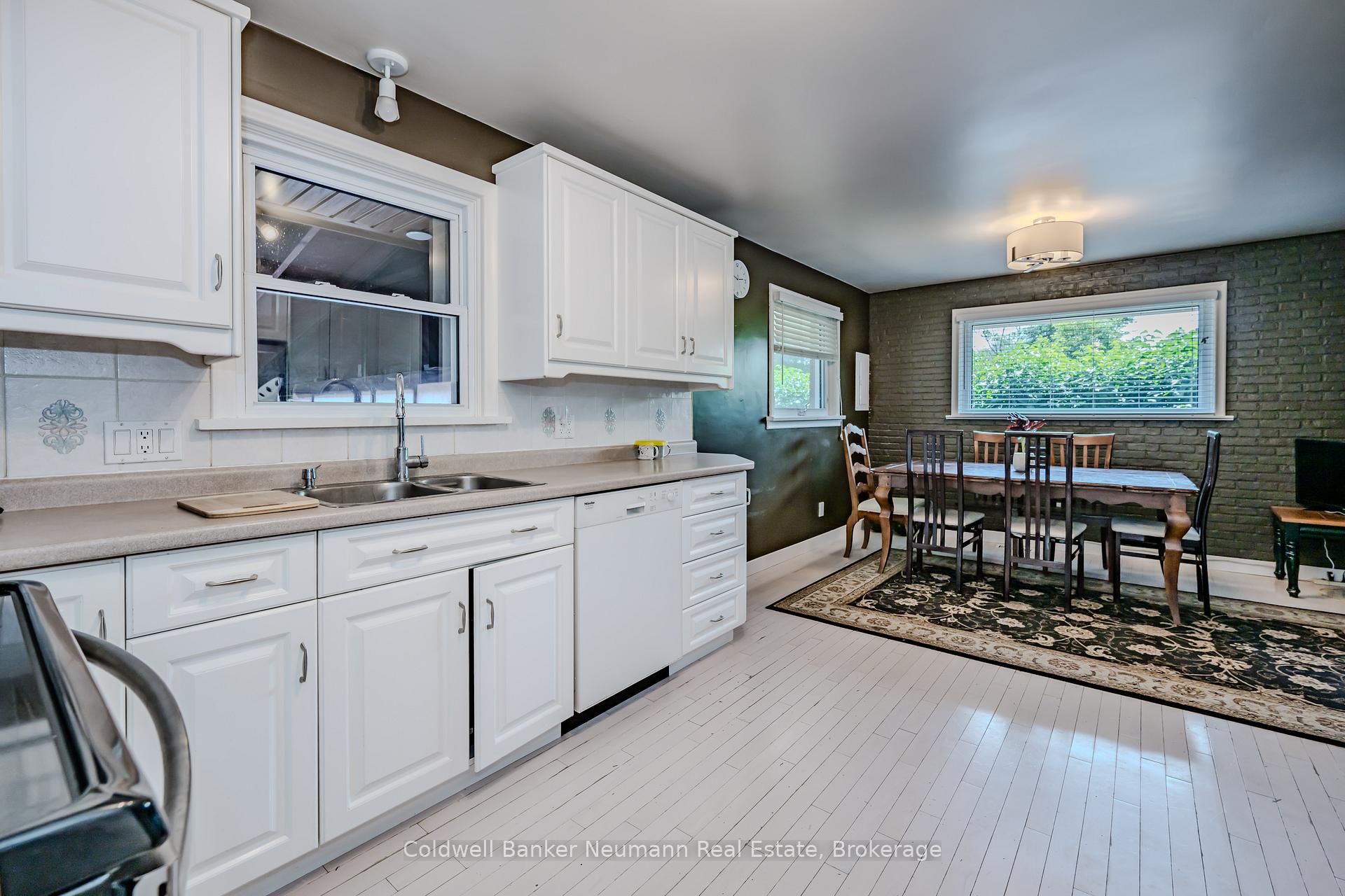 Photo 15 of 31 Sharon Avenue, Welland, Prince Charles — HOMEH