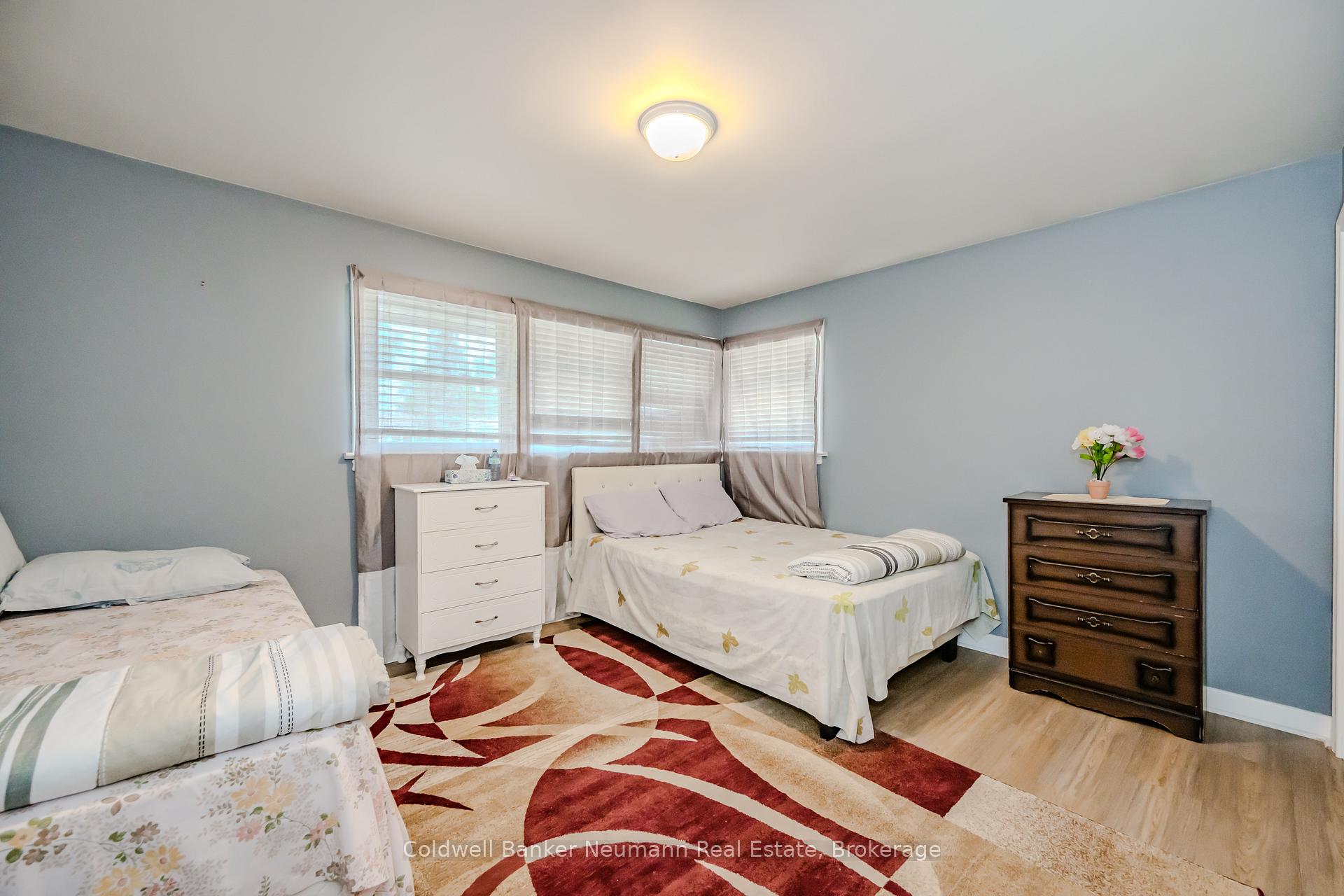 Photo 20 of 31 Sharon Avenue, Welland, Prince Charles — HOMEH
