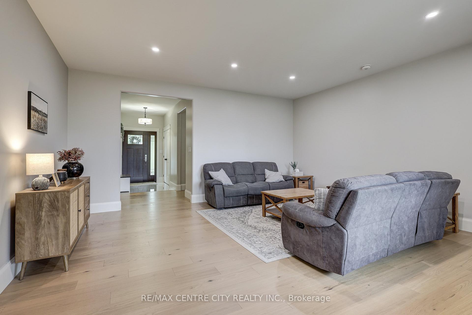 Photo 4 of 8 Oak Street, Bayham, Vienna — HOMEH