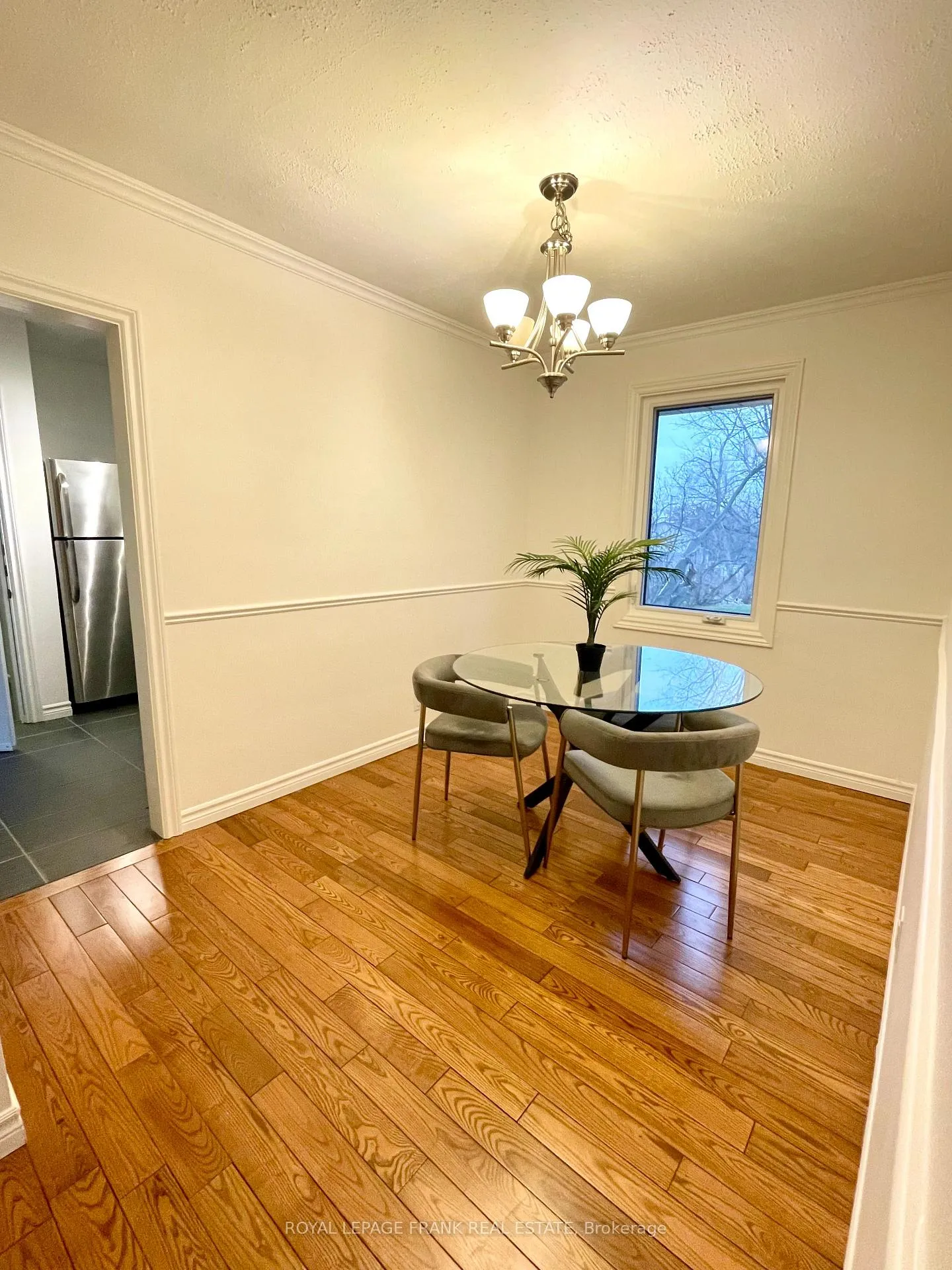 Photo 4 of 1707 Dufferin Street, Whitby, Port Whitby — HOMEH