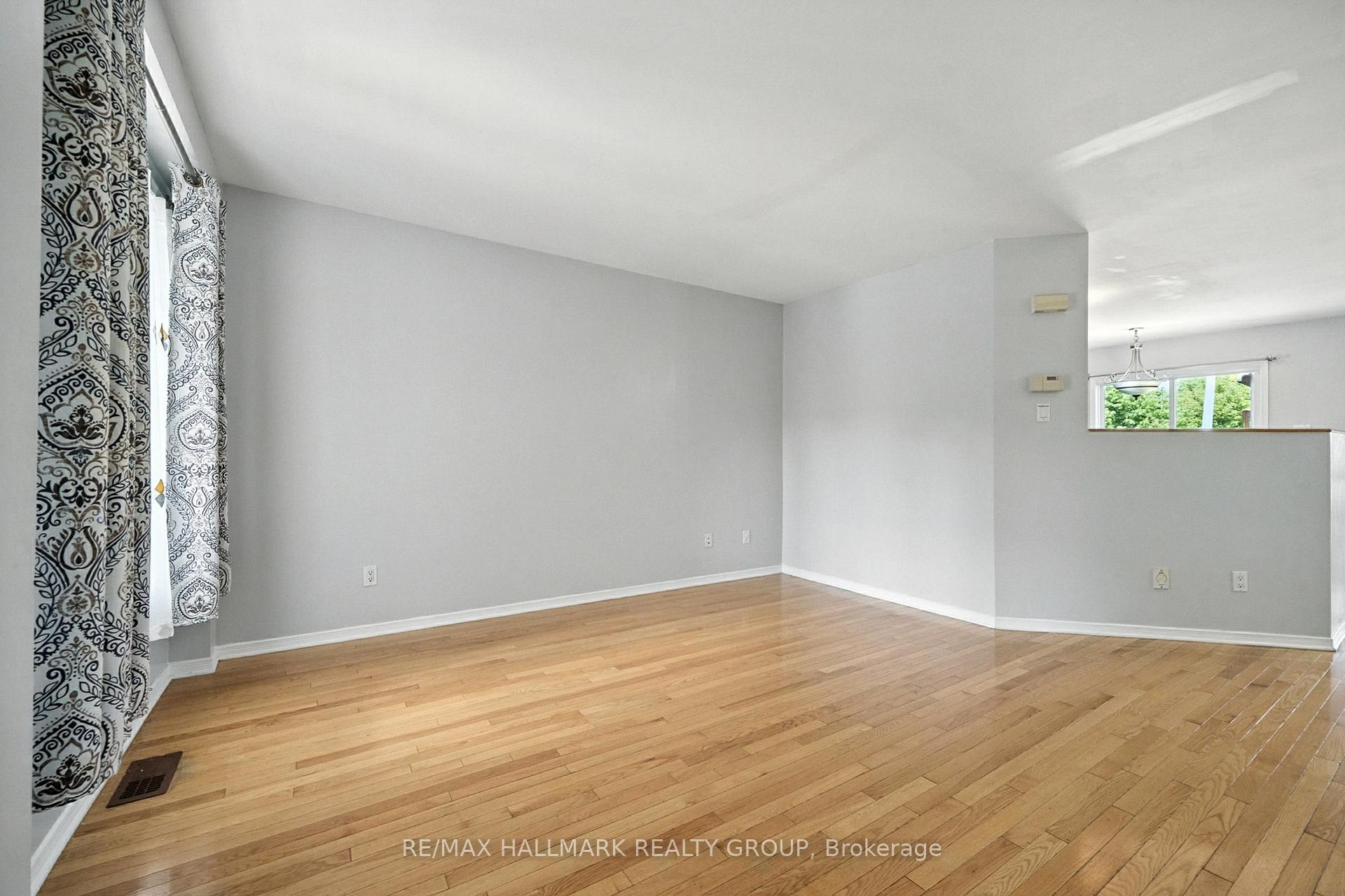 Photo 7 of 931 Goose River Avenue, Ottawa, Riverside South/Gloucester Glen — HOMEH