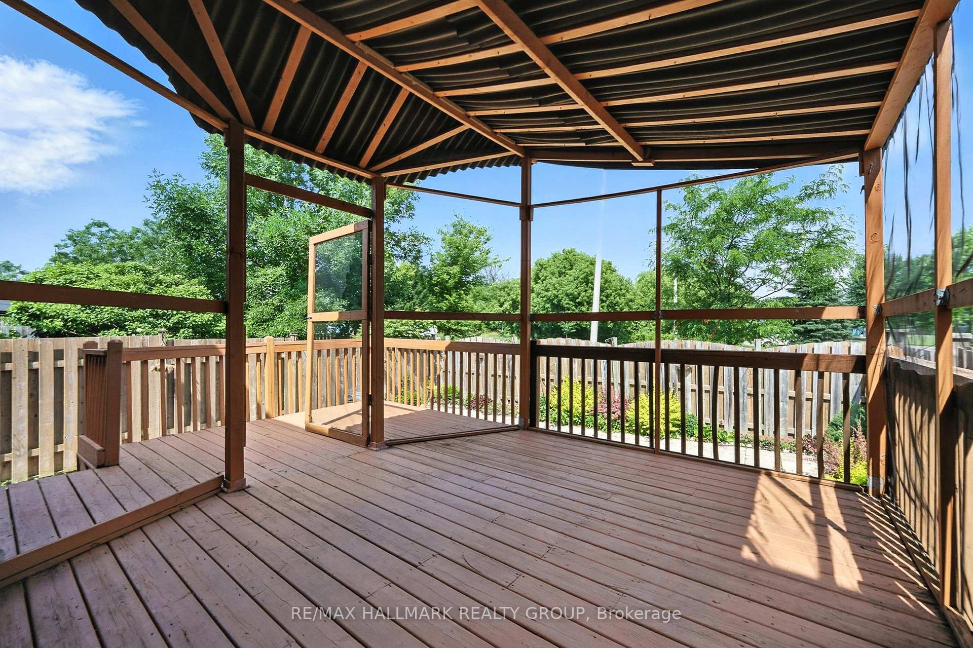Photo 37 of 931 Goose River Avenue, Ottawa, Riverside South/Gloucester Glen — HOMEH