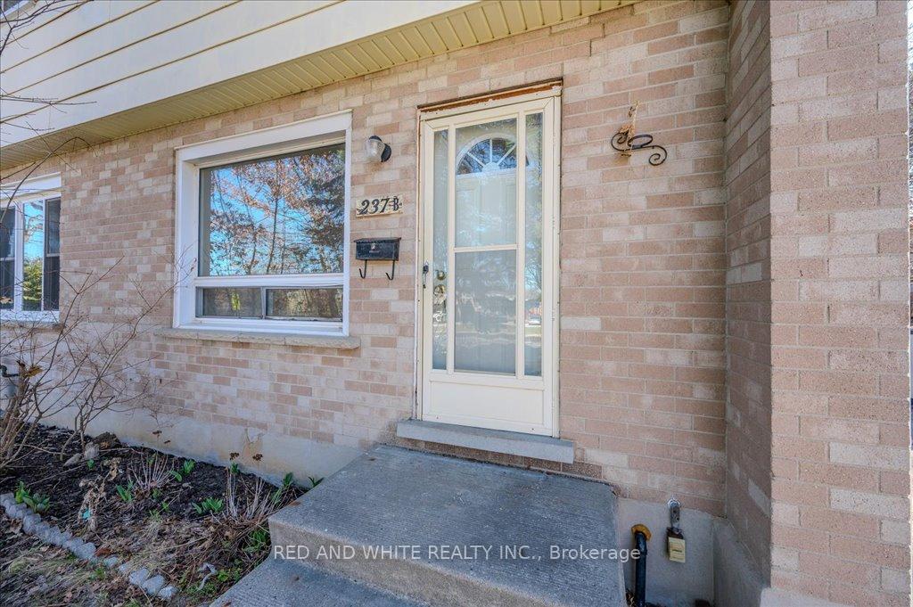 Photo 4 of Unit B, 237 Cedarbrae Avenue, Waterloo — HOMEH