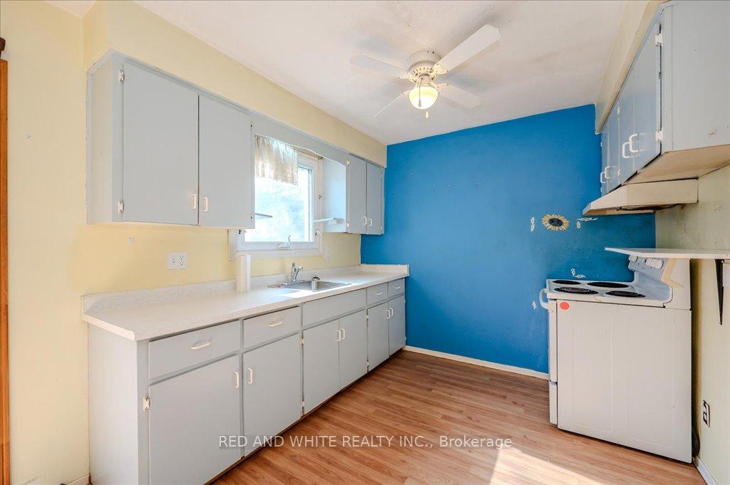 Photo 13 of Unit B, 237 Cedarbrae Avenue, Waterloo — HOMEH