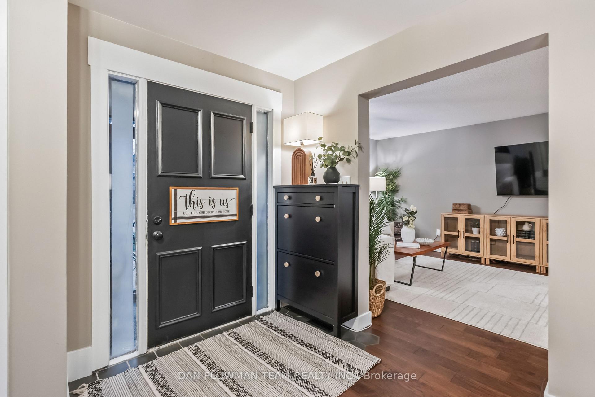 Photo 5 of 21 Woodlawn Court, Whitby, Blue Grass Meadows — HOMEH