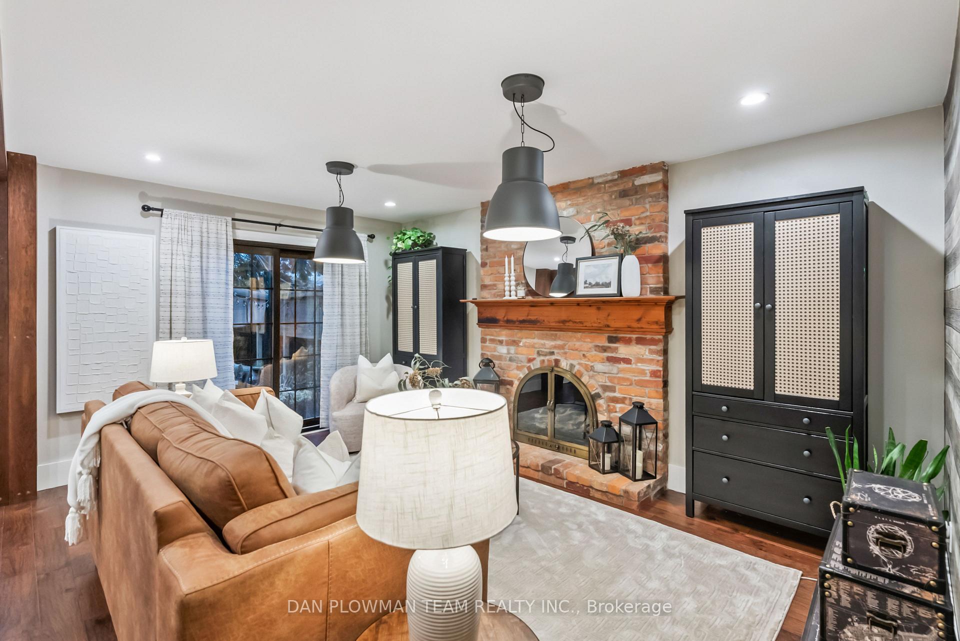 Photo 6 of 21 Woodlawn Court, Whitby, Blue Grass Meadows — HOMEH