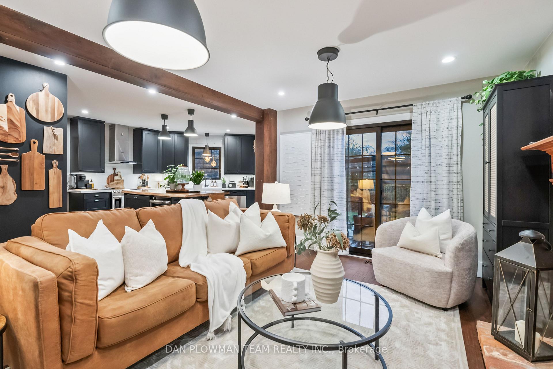 Photo 7 of 21 Woodlawn Court, Whitby, Blue Grass Meadows — HOMEH