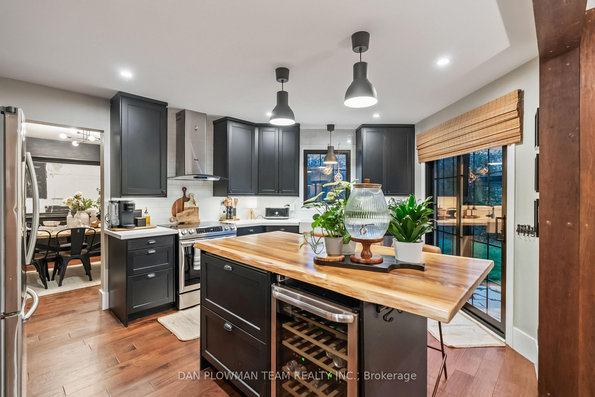 Photo 9 of 21 Woodlawn Court, Whitby, Blue Grass Meadows — HOMEH