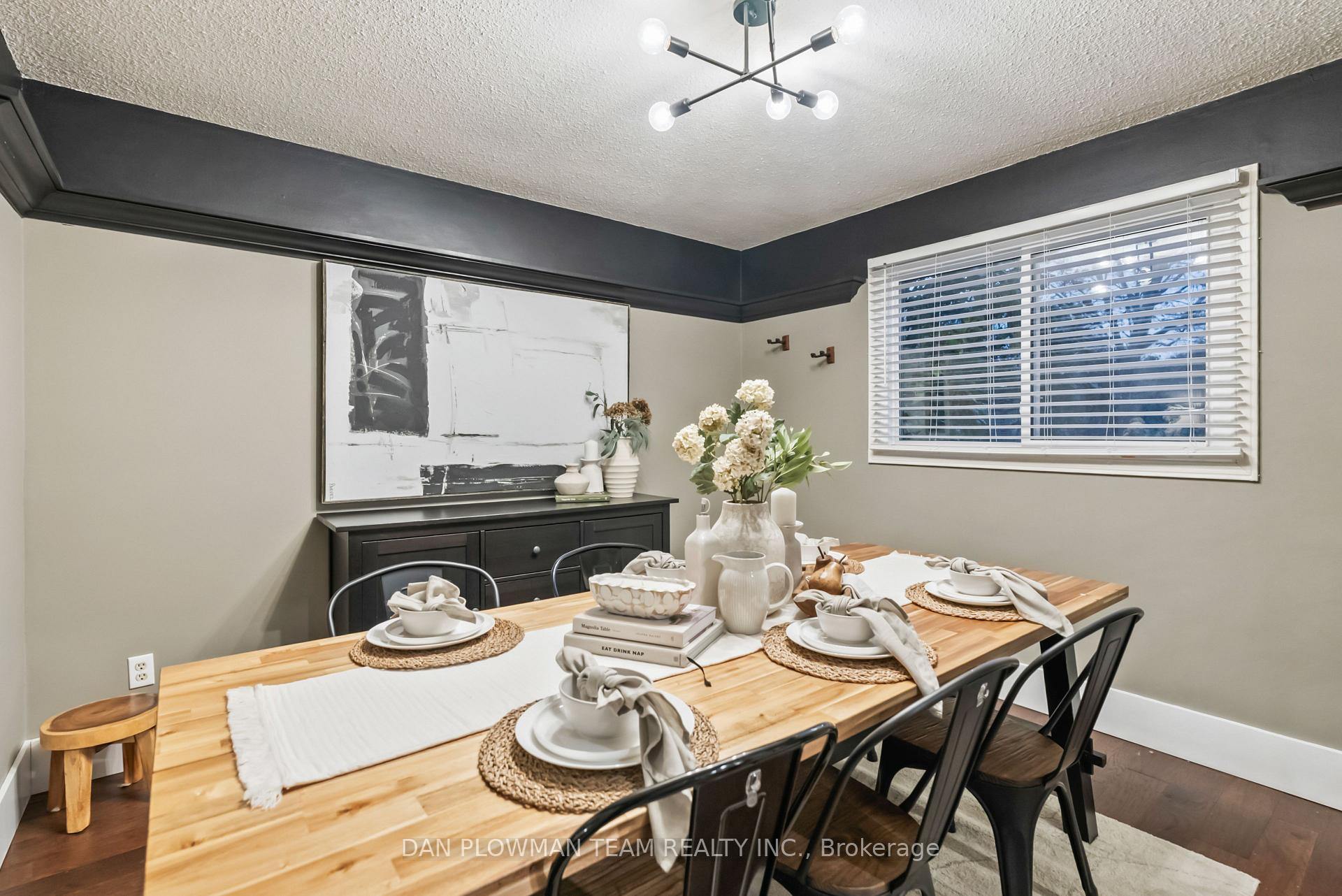 Photo 13 of 21 Woodlawn Court, Whitby, Blue Grass Meadows — HOMEH
