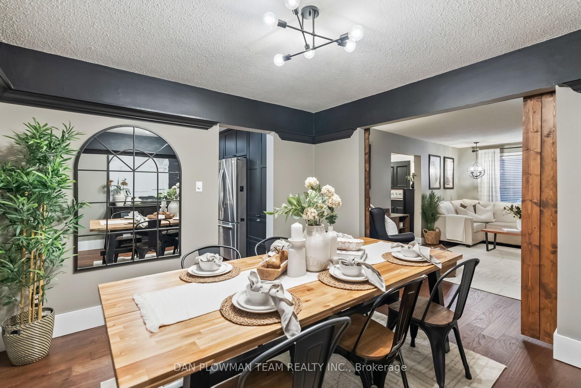 Photo 14 of 21 Woodlawn Court, Whitby, Blue Grass Meadows — HOMEH