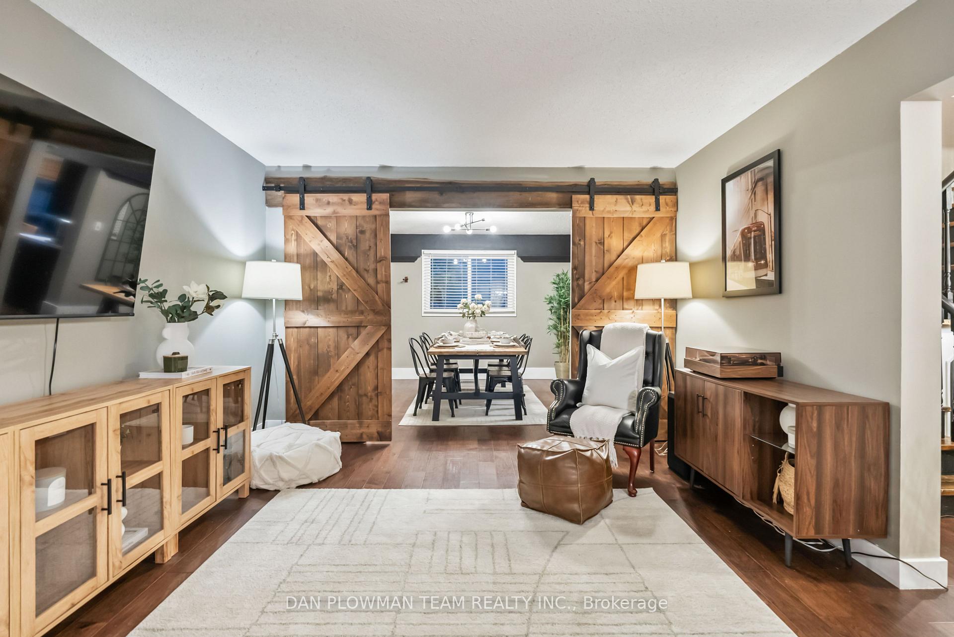Photo 15 of 21 Woodlawn Court, Whitby, Blue Grass Meadows — HOMEH