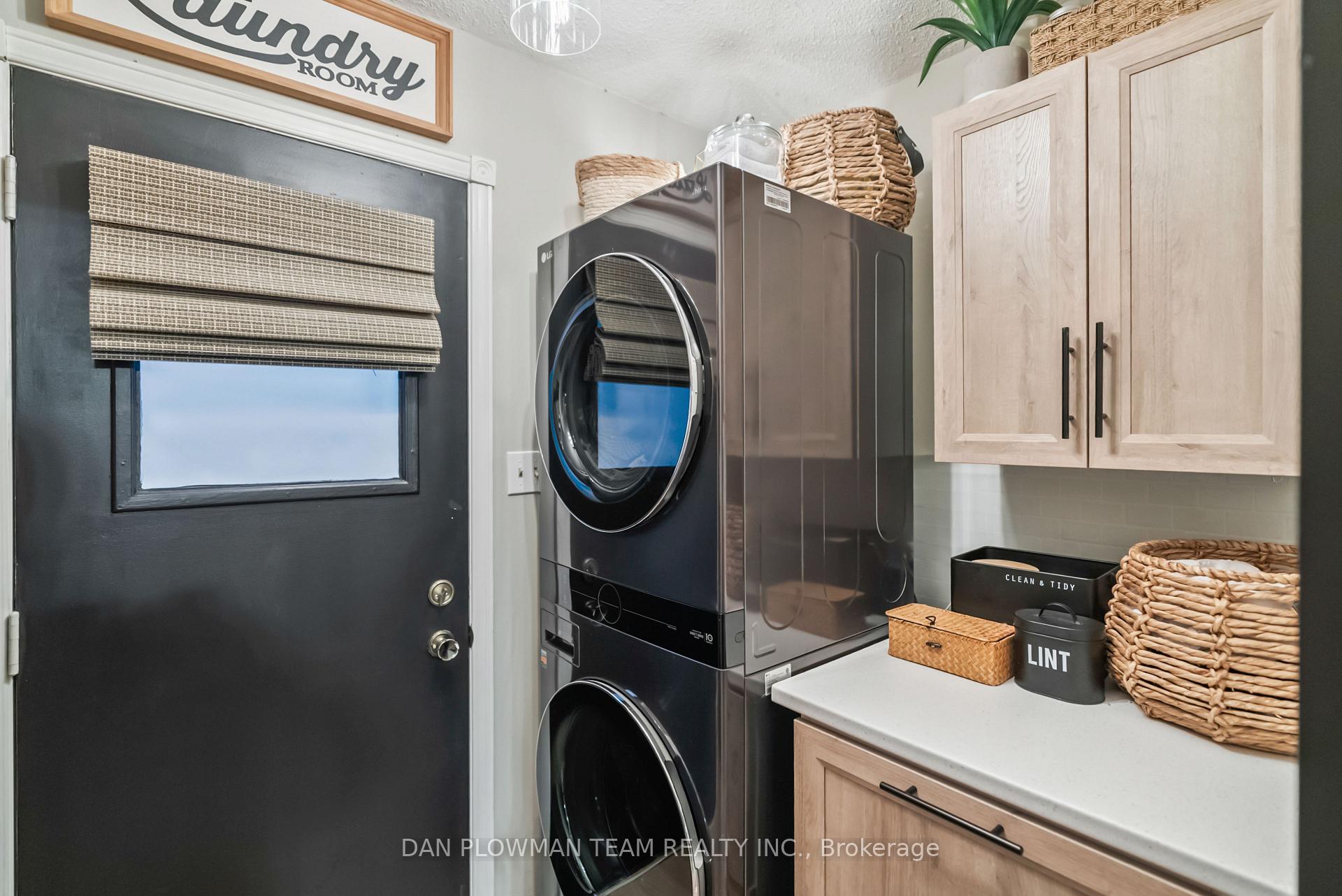 Photo 17 of 21 Woodlawn Court, Whitby, Blue Grass Meadows — HOMEH
